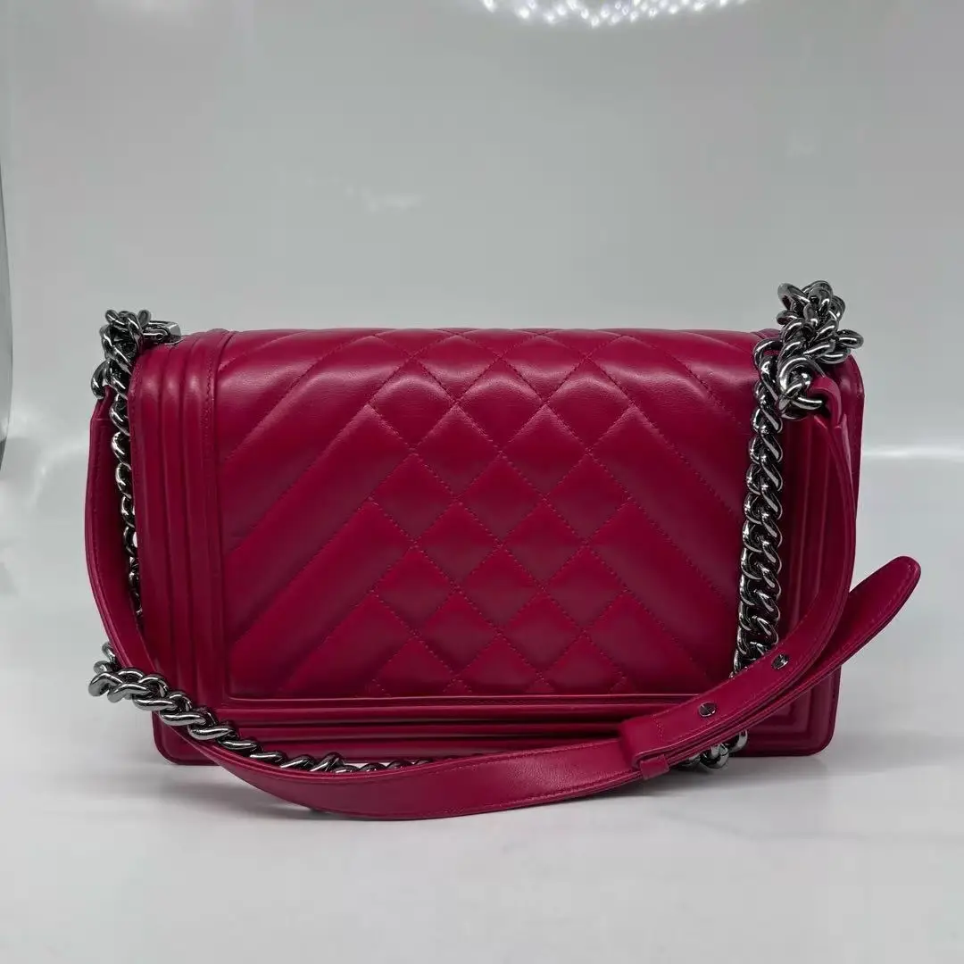 CHANEL Medium Boy Bag Pink Quilted Calfskin CHANEL Medium Boy Bag Pink Quilted Calfskin