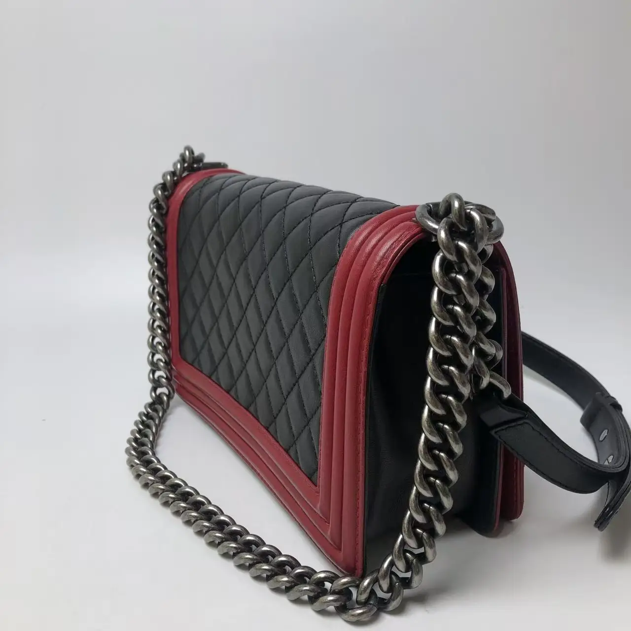 Chanel Black Red Bicolour Quilted Leather Medium Boy Bag Chanel Black Red Bicolour Quilted Leather Medium Boy Bag