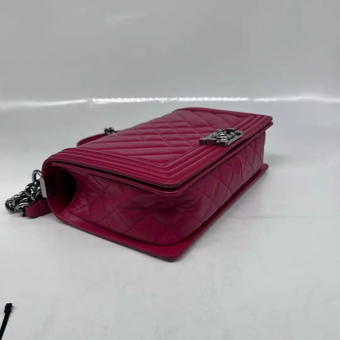 CHANEL Medium Boy Bag Pink Quilted Calfskin CHANEL Medium Boy Bag Pink Quilted Calfskin