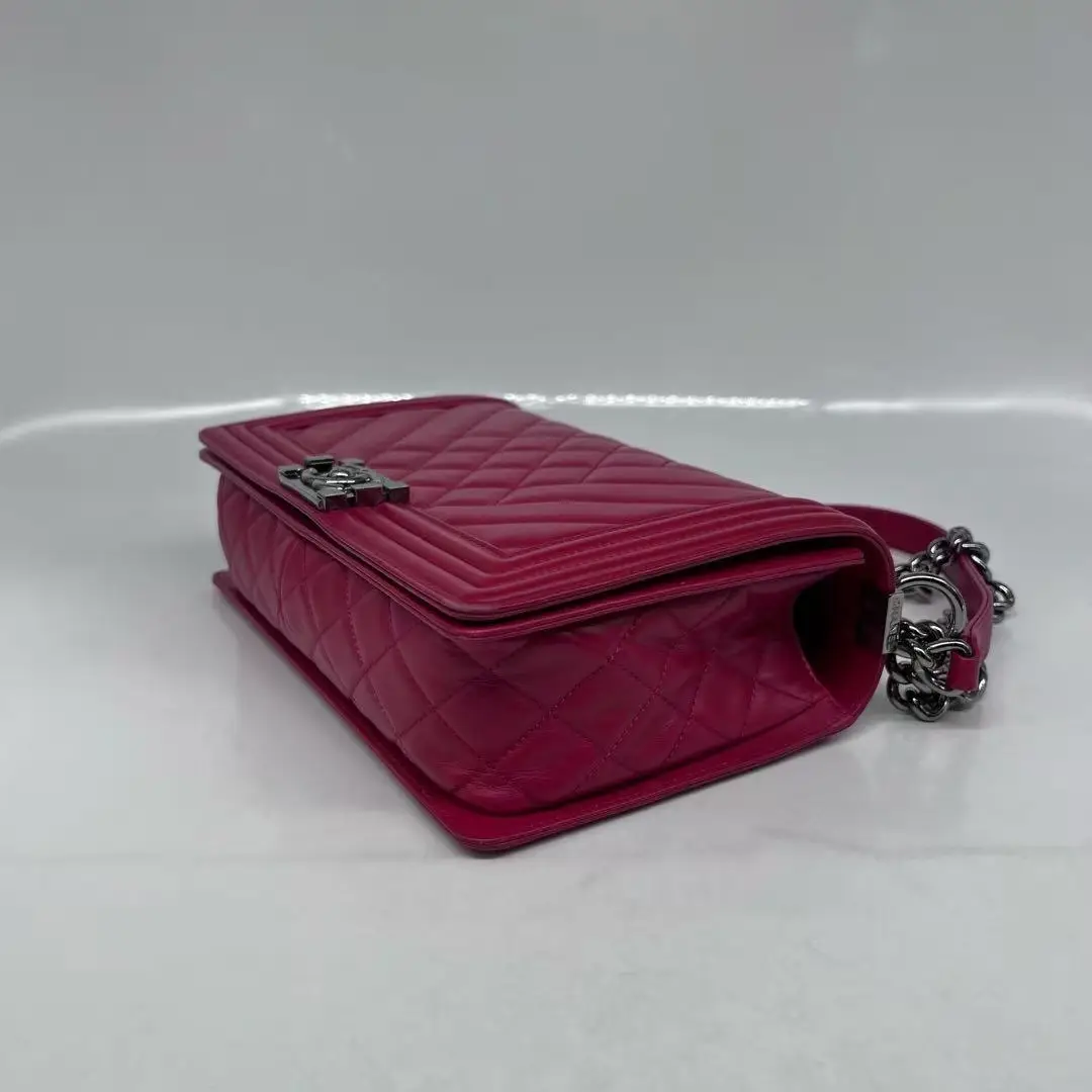 CHANEL Medium Boy Bag Pink Quilted Calfskin CHANEL Medium Boy Bag Pink Quilted Calfskin
