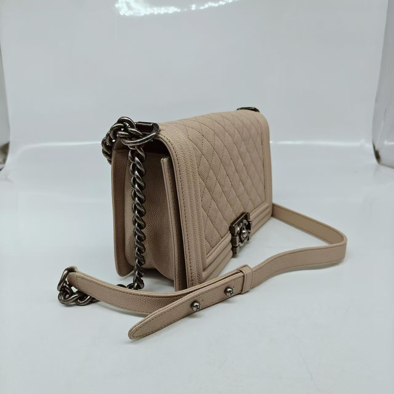 CHANEL Beige/Cream Caviar Leather Medium Boy Flap Bag CHANEL Beige/Cream Caviar Leather Medium Boy Flap Bag