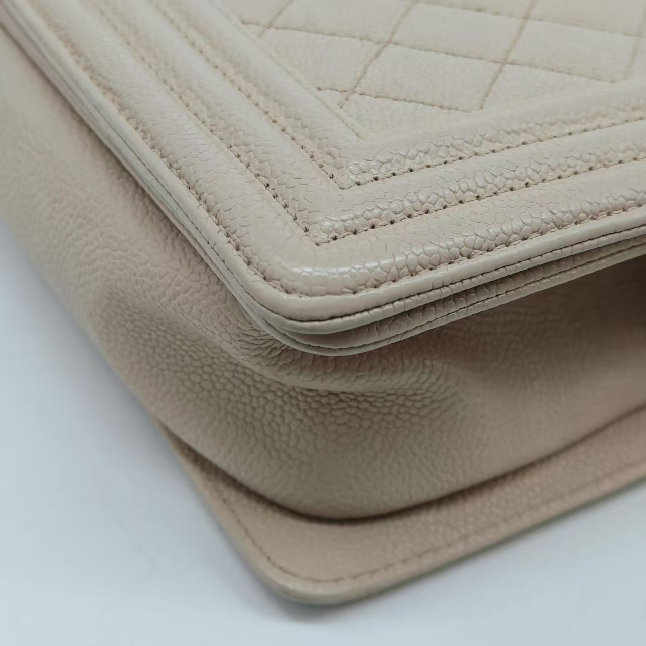 CHANEL Beige/Cream Caviar Leather Medium Boy Flap Bag CHANEL Beige/Cream Caviar Leather Medium Boy Flap Bag