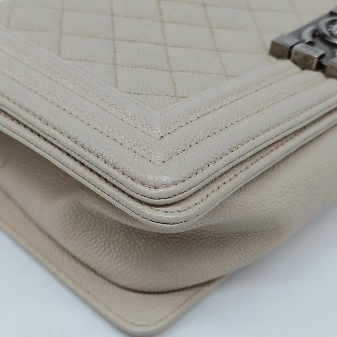 CHANEL Beige/Cream Caviar Leather Medium Boy Flap Bag CHANEL Beige/Cream Caviar Leather Medium Boy Flap Bag
