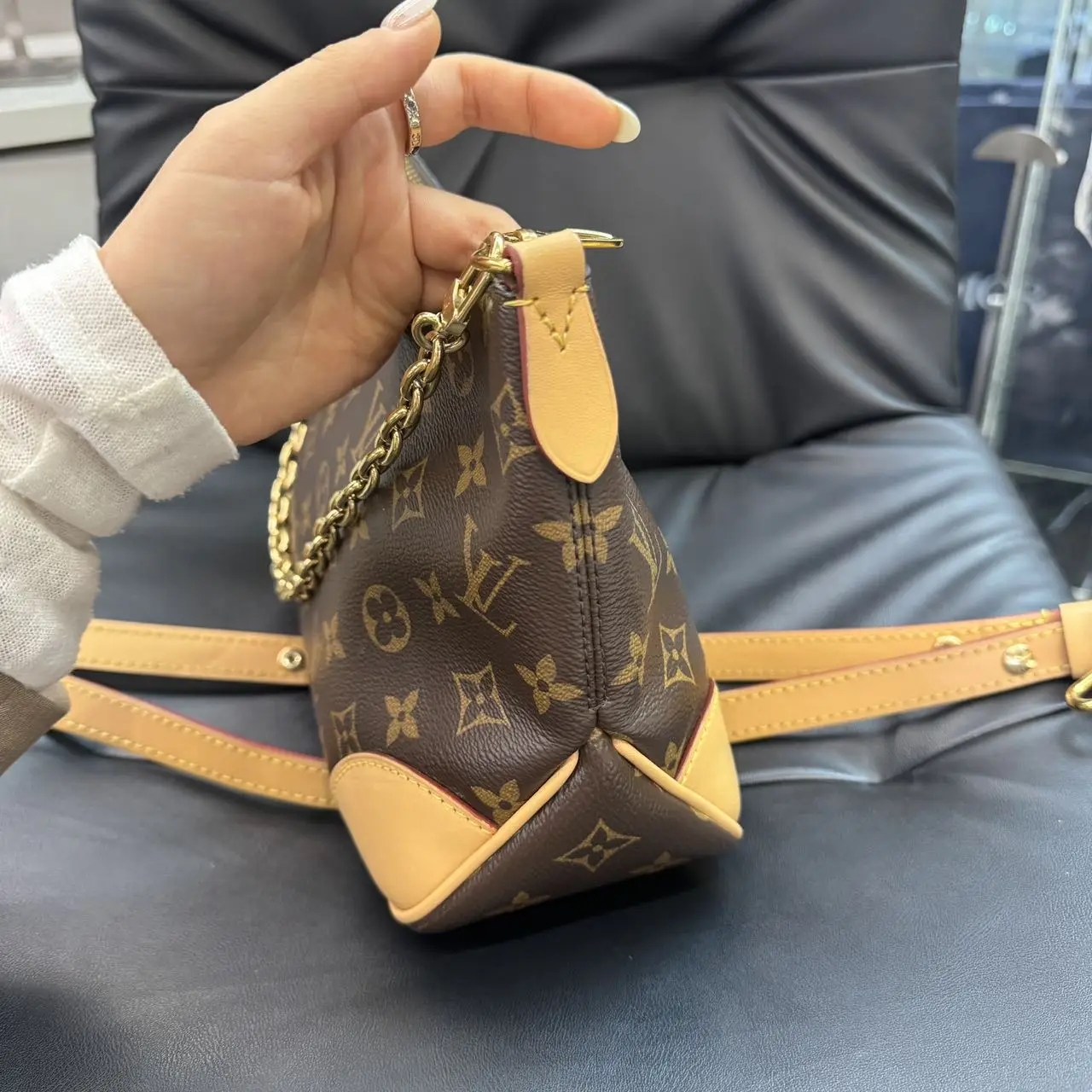 LOUIS VUITTON Boulogne Small Handbag LOUIS VUITTON Boulogne Small Handbag