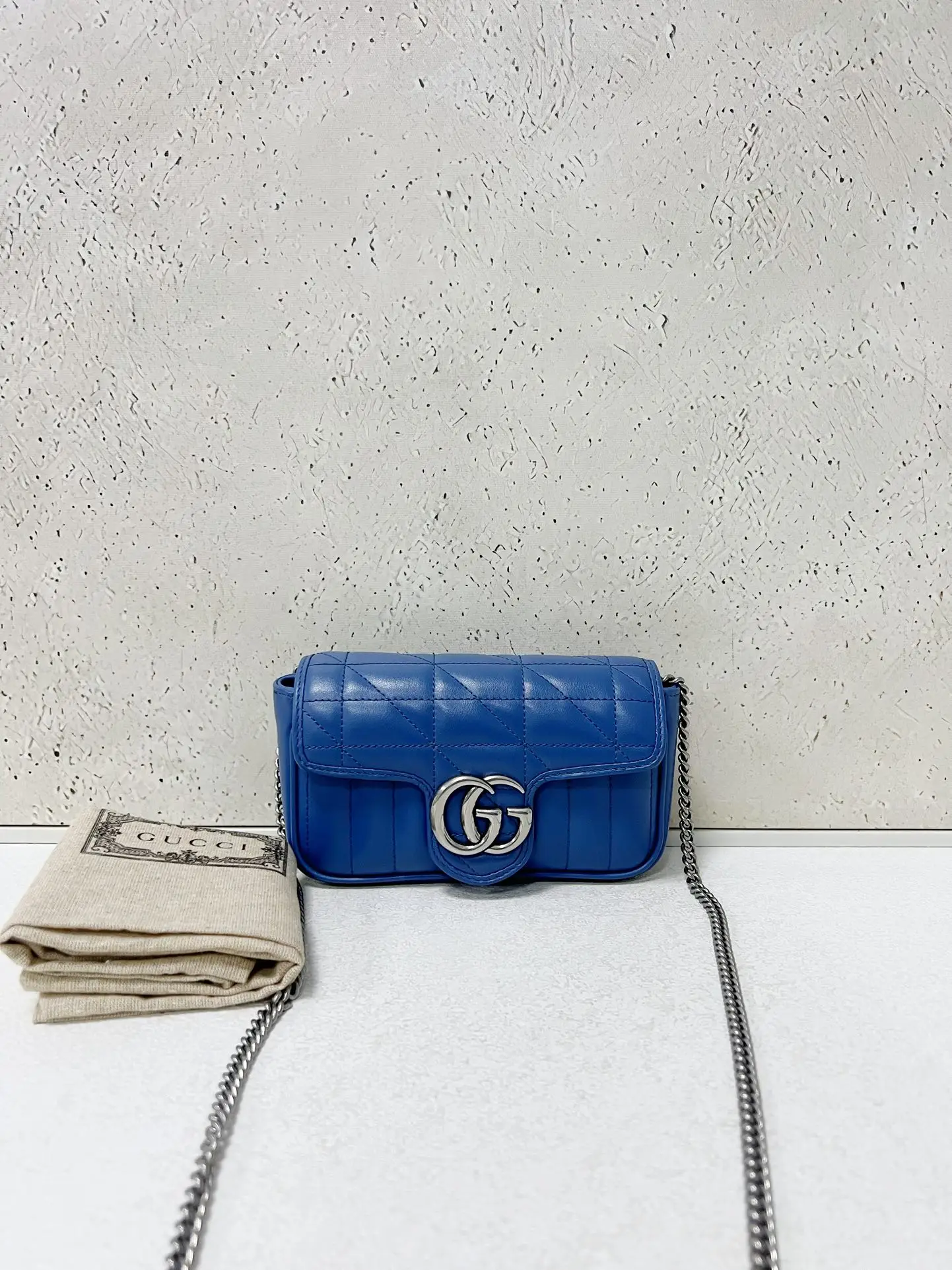 GUCCI GG Marmont Mini Bag GUCCI GG Marmont Mini Bag