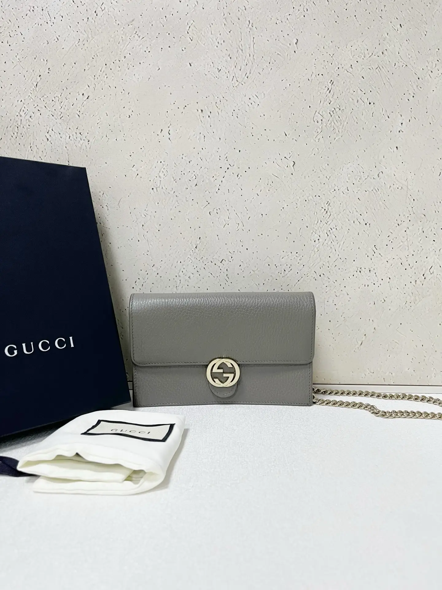 Gucci Interlocking Wallet On Chain in Gray Gucci Interlocking Wallet On Chain in Gray