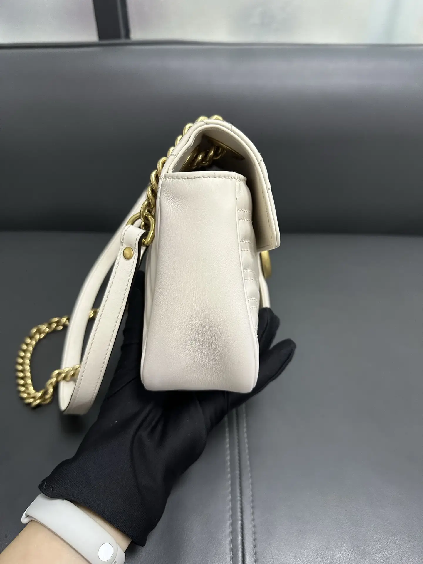 GUCCI GG Marmont Bag Medium White GUCCI GG Marmont Bag Medium White