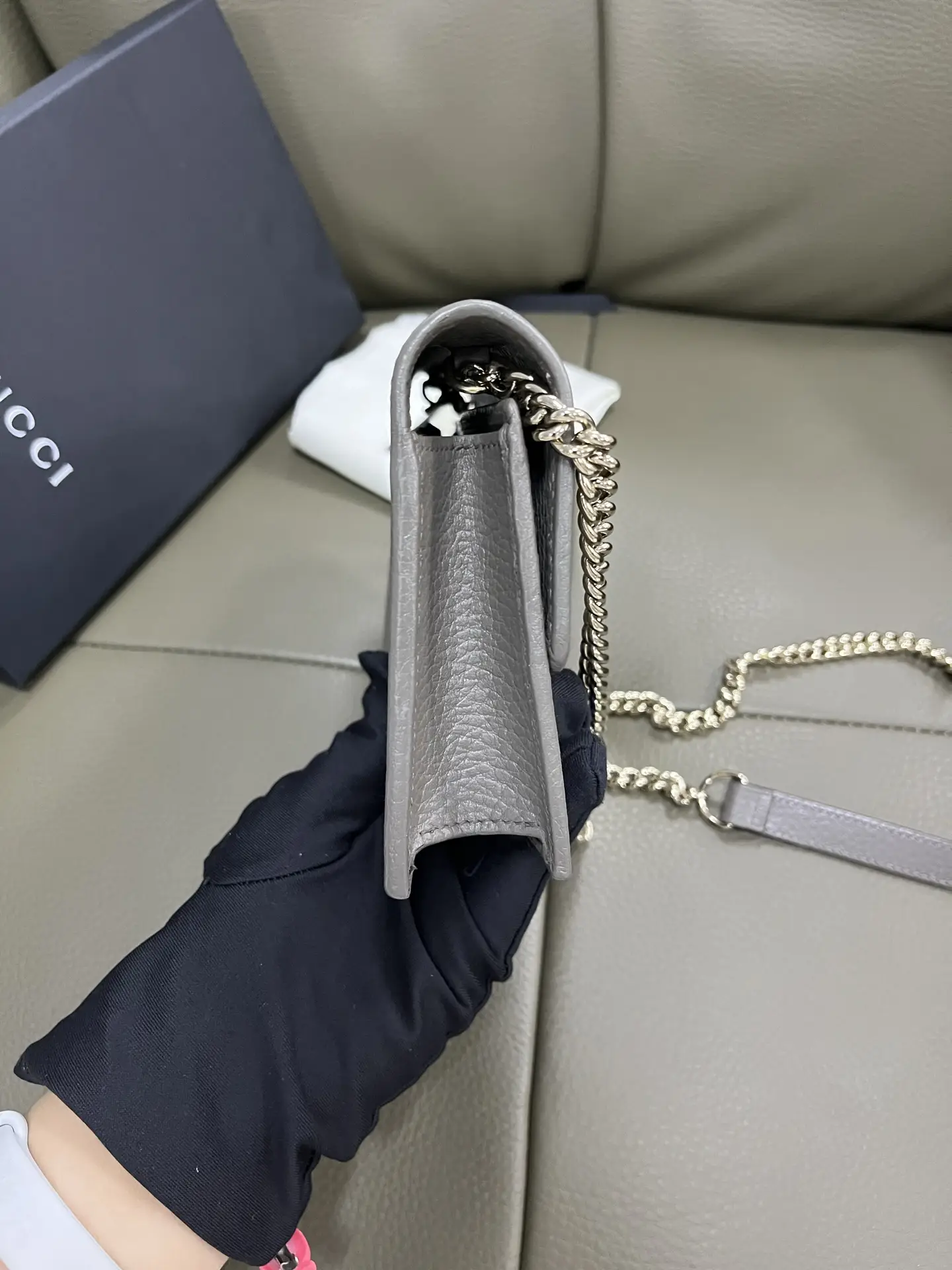 Gucci Interlocking Wallet On Chain in Gray Gucci Interlocking Wallet On Chain in Gray