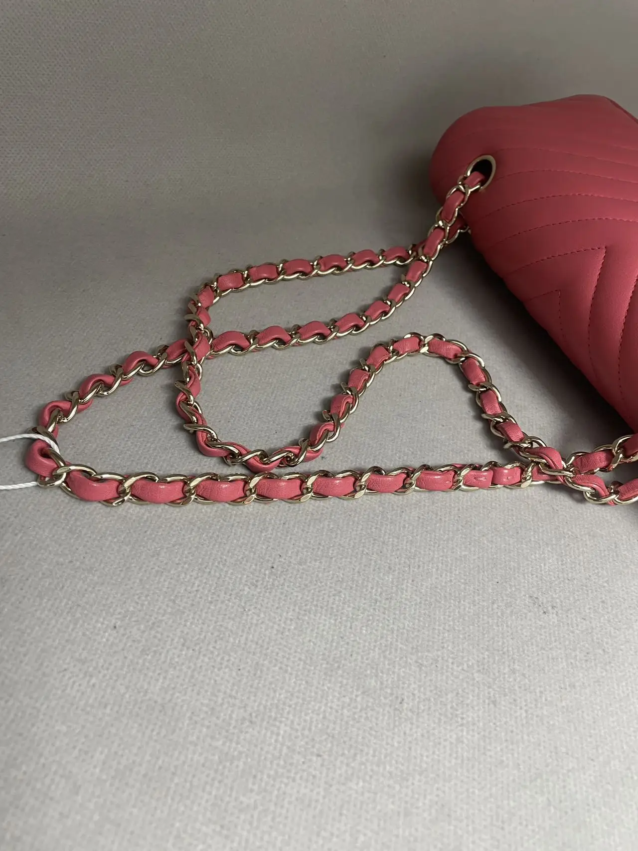 CHANEL Pink Medium Classic Chevron Lambskin Double Flap CHANEL Pink Medium Classic Chevron Lambskin Double Flap