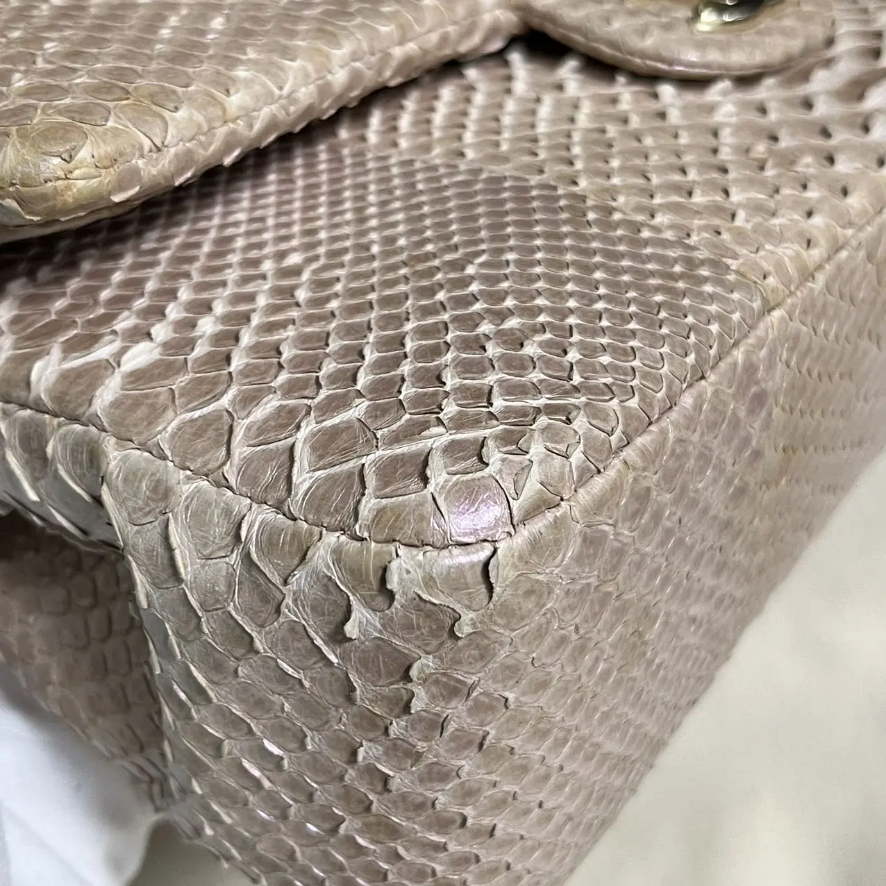 CHANEL Classic Flap Bag Beige Medium Python Leather Limited Version CHANEL Classic Flap Bag Beige Medium Python Leather Limited Version