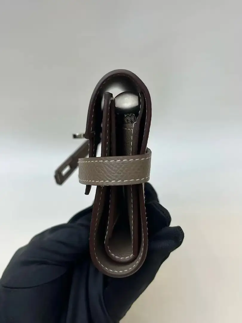 Hermès Long Wallet Kelly in Etoupe Gray Hermès Long Wallet Kelly in Etoupe Gray