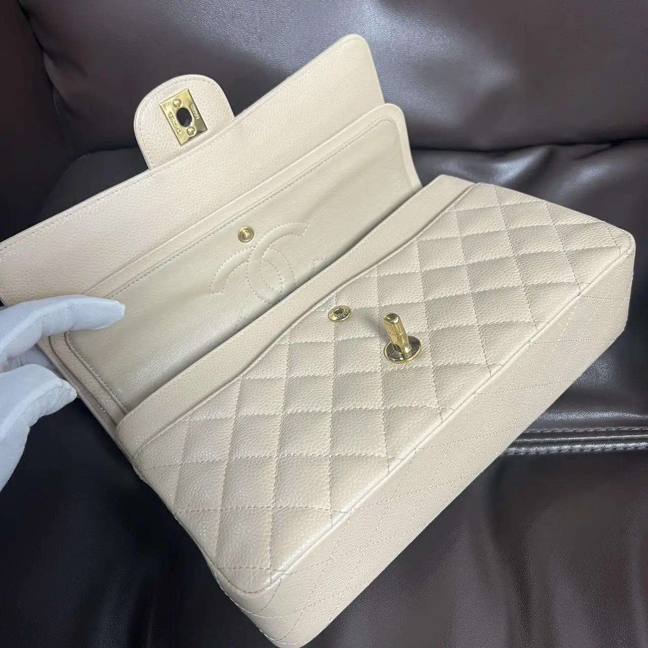 CHANEL Classic Flap Bag Beige Medium Caviar Leather CHANEL Classic Flap Bag Beige Medium Caviar Leather
