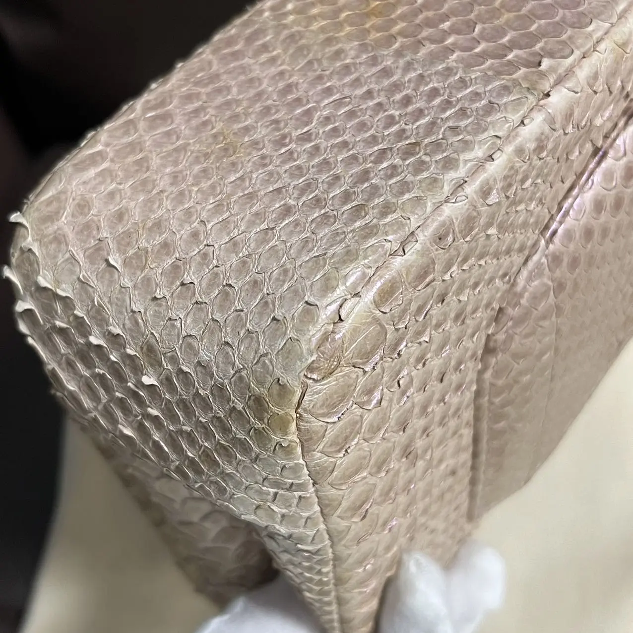 CHANEL Classic Flap Bag Beige Medium Python Leather Limited Version CHANEL Classic Flap Bag Beige Medium Python Leather Limited Version