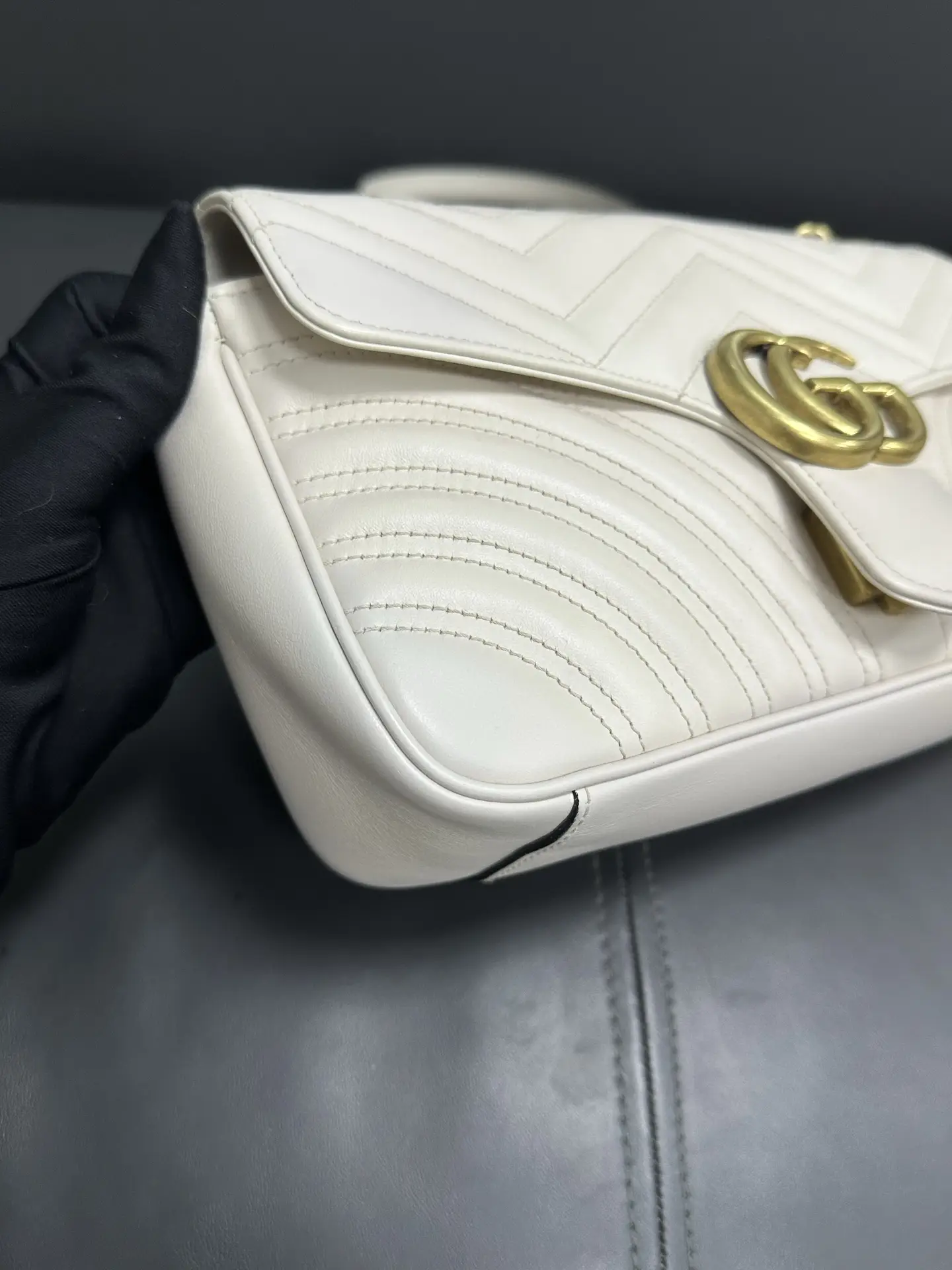 GUCCI GG Marmont Bag Medium White GUCCI GG Marmont Bag Medium White