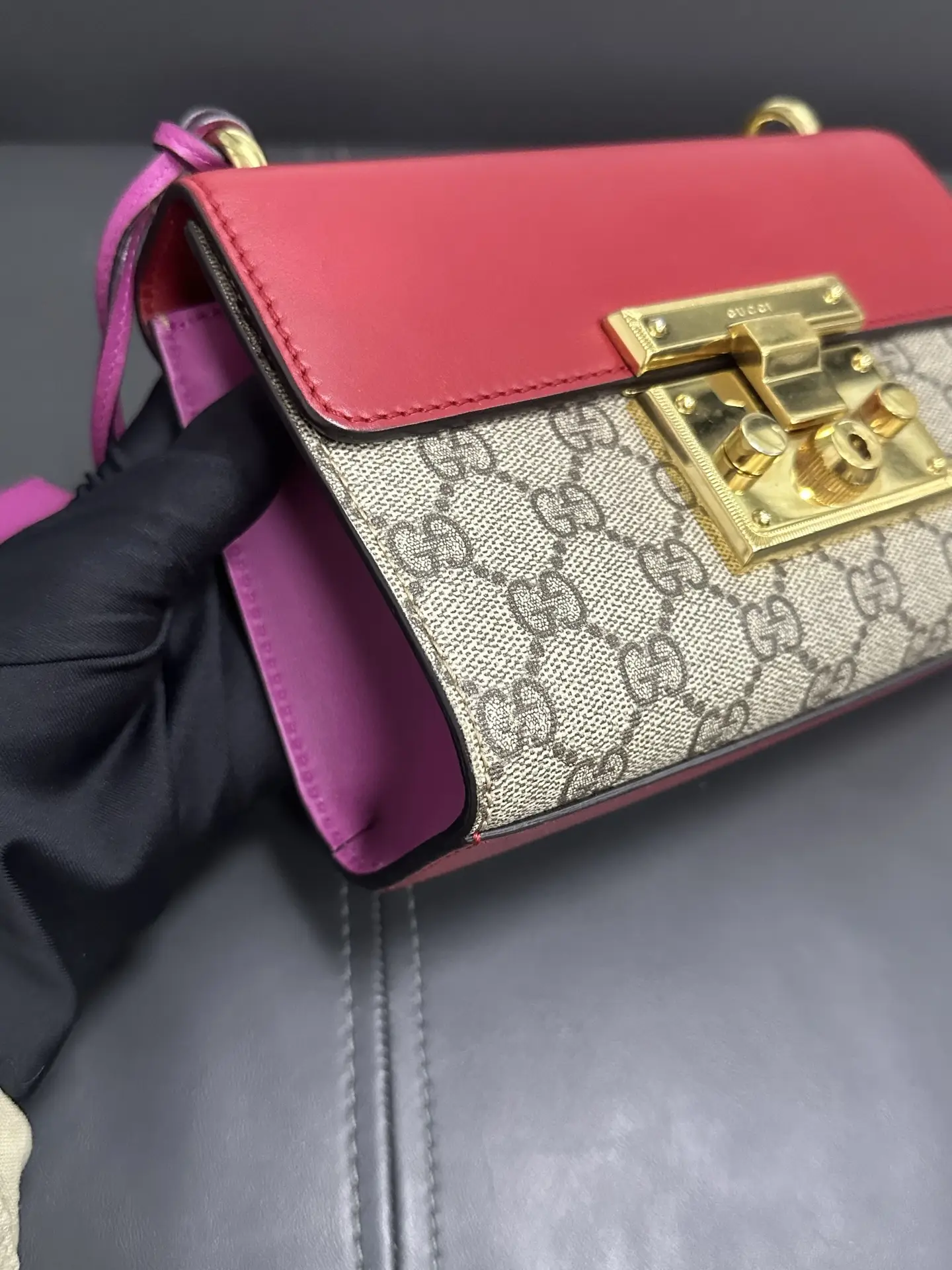 GUCCI Padlock GG Supreme Small Bag GUCCI Padlock GG Supreme Small Bag