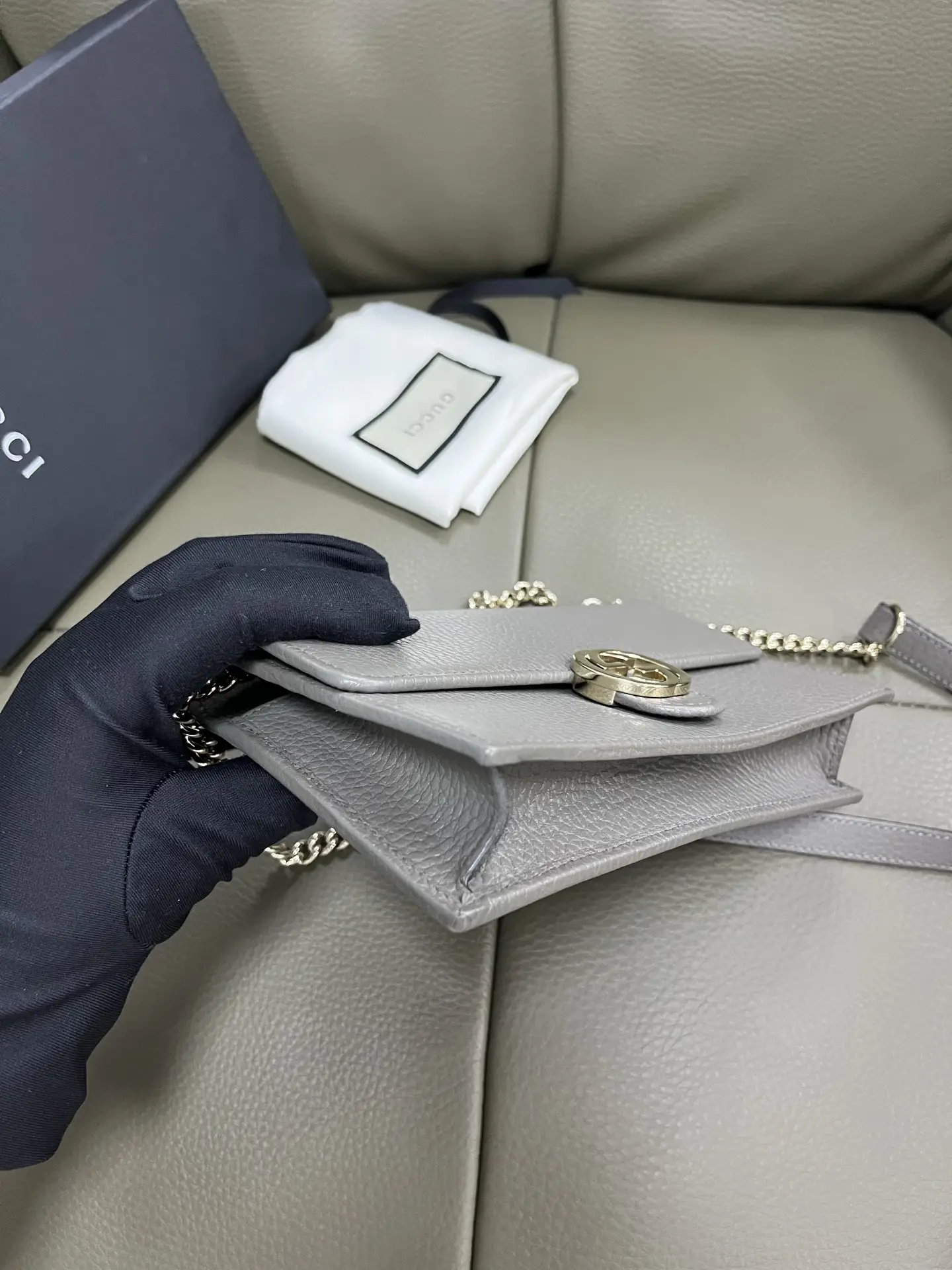 Gucci Interlocking Wallet On Chain in Gray Gucci Interlocking Wallet On Chain in Gray