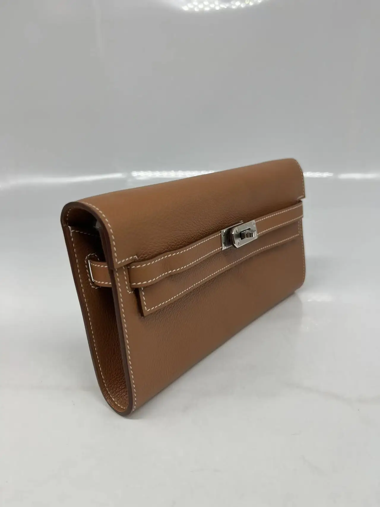 Hermès Kelly To Go Gold Epsom Gold Hardware Hermès Kelly To Go Gold Epsom Gold Hardware