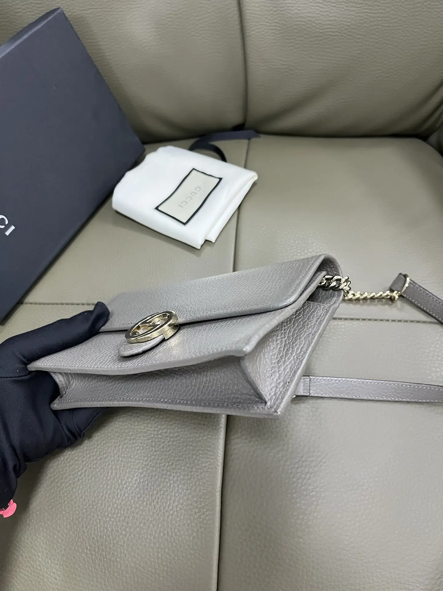 Gucci Interlocking Wallet On Chain in Gray Gucci Interlocking Wallet On Chain in Gray