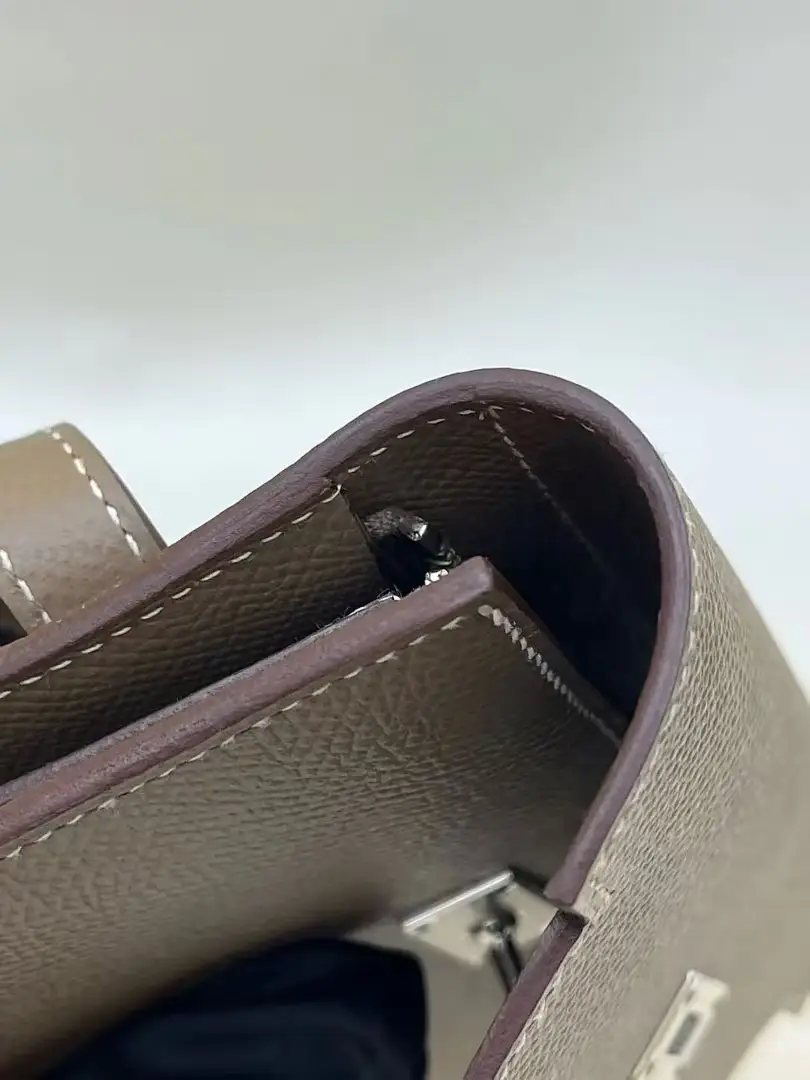 Hermès Long Wallet Kelly in Etoupe Gray Hermès Long Wallet Kelly in Etoupe Gray