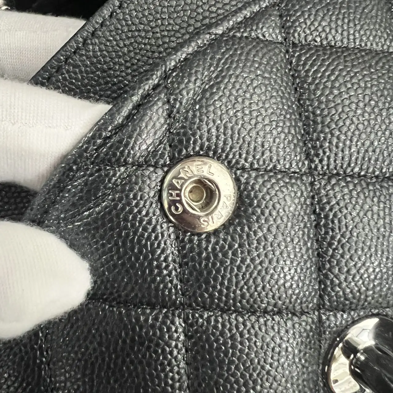 CHANEL Classic Flap Bag Black Medium Caviar Leather CHANEL Classic Flap Bag Black Medium Caviar Leather