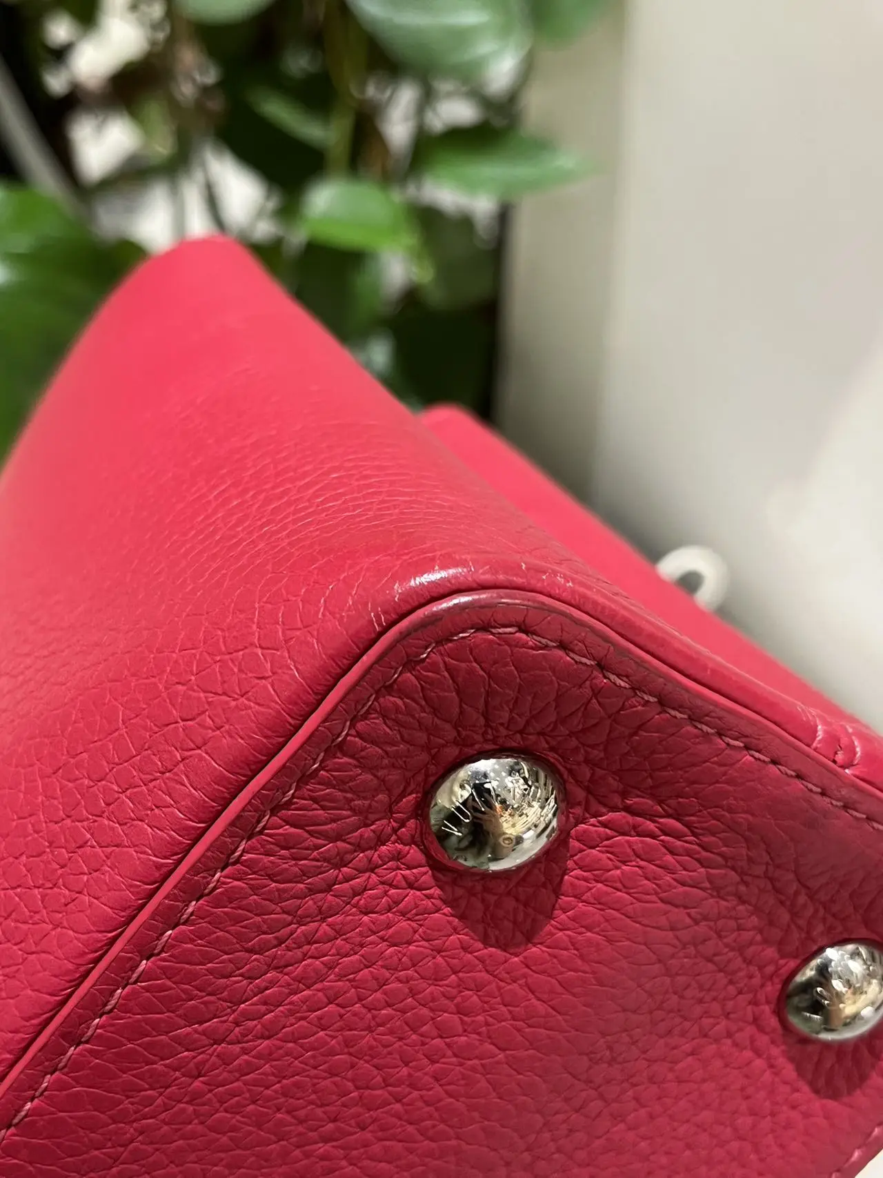 LOUIS VUITTON Capucines MM Handbag Red Grained Leather LOUIS VUITTON Capucines MM Handbag Red Grained Leather