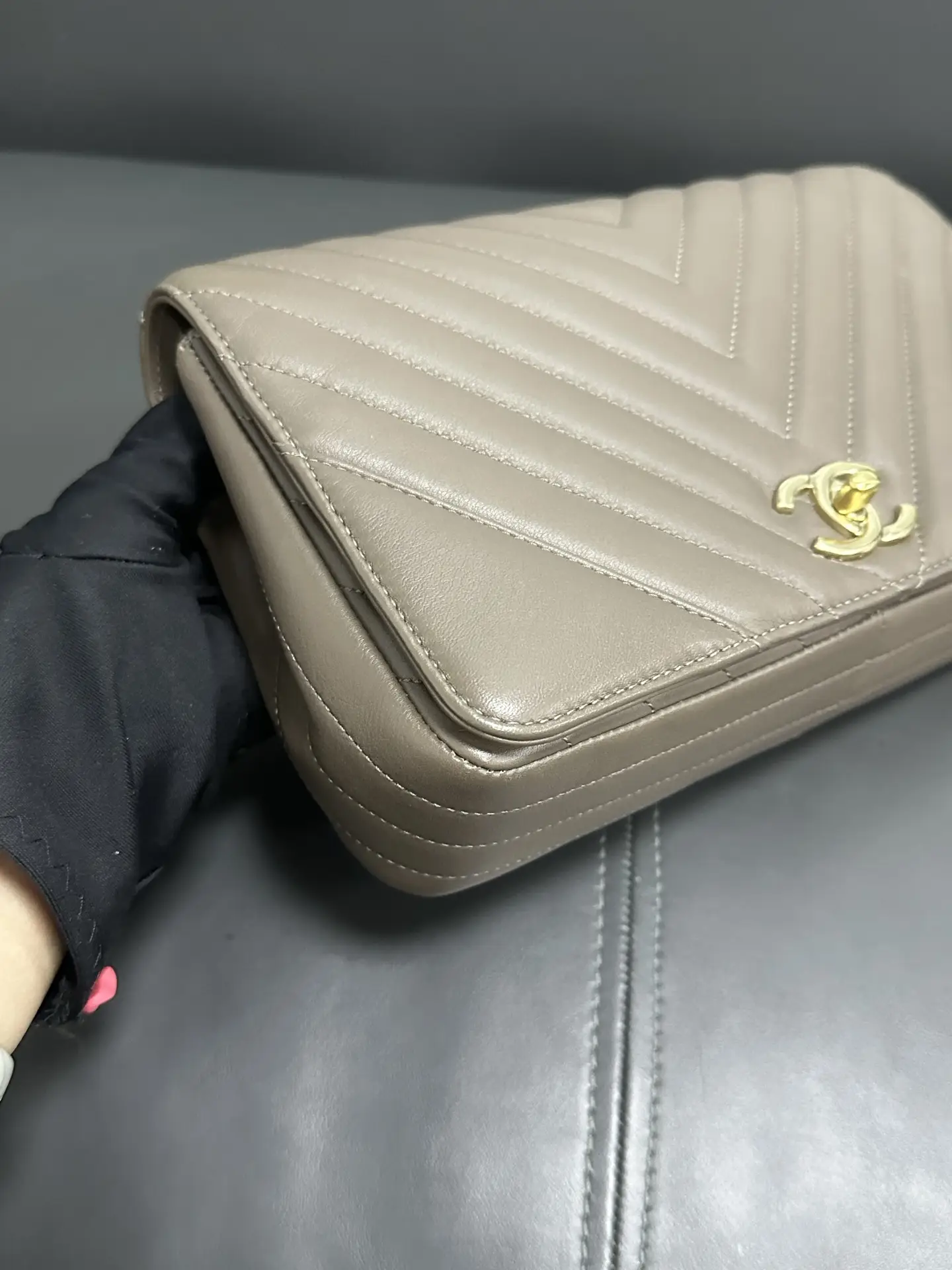 CHANEL Brown Chevron Leather Large Statement Flap Bag CHANEL Brown Chevron Leather Large Statement Flap Bag