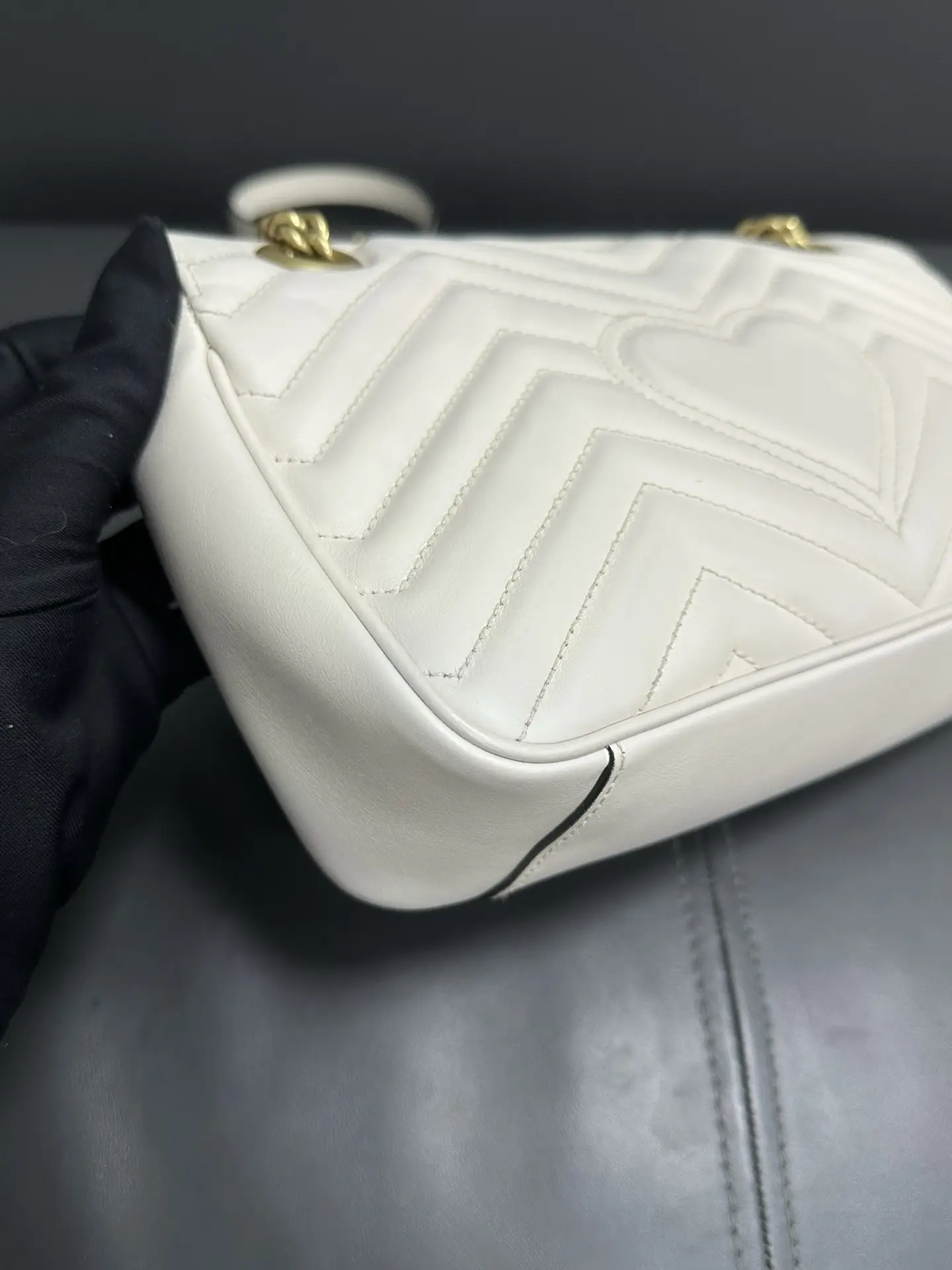 GUCCI GG Marmont Bag Medium White GUCCI GG Marmont Bag Medium White