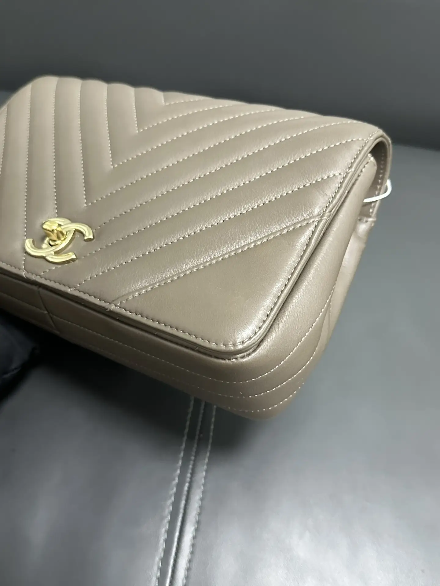 CHANEL Brown Chevron Leather Large Statement Flap Bag CHANEL Brown Chevron Leather Large Statement Flap Bag