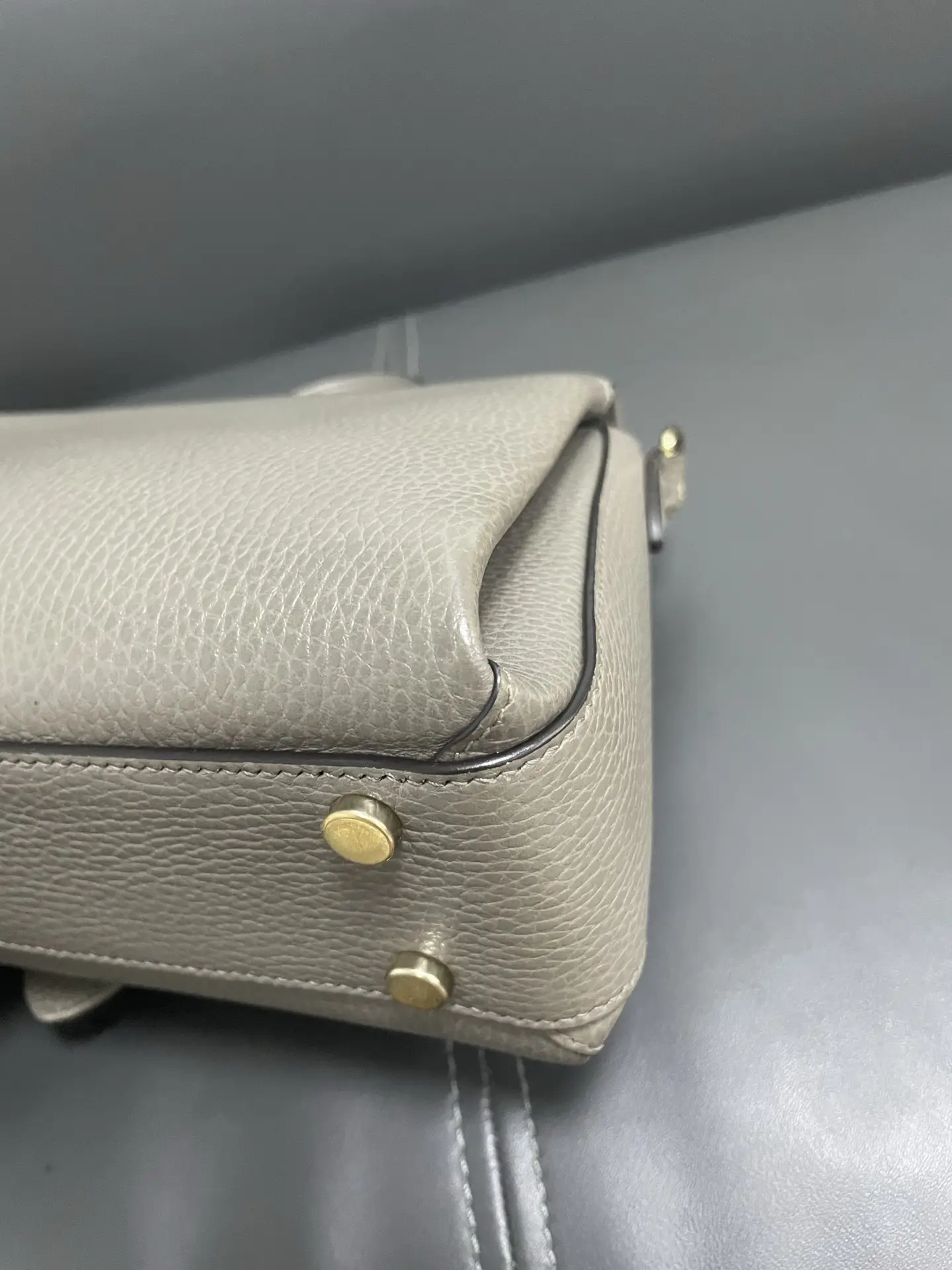 GUCCI Interlock G Tote Top Handle Gray Bag GUCCI Interlock G Tote Top Handle Gray Bag