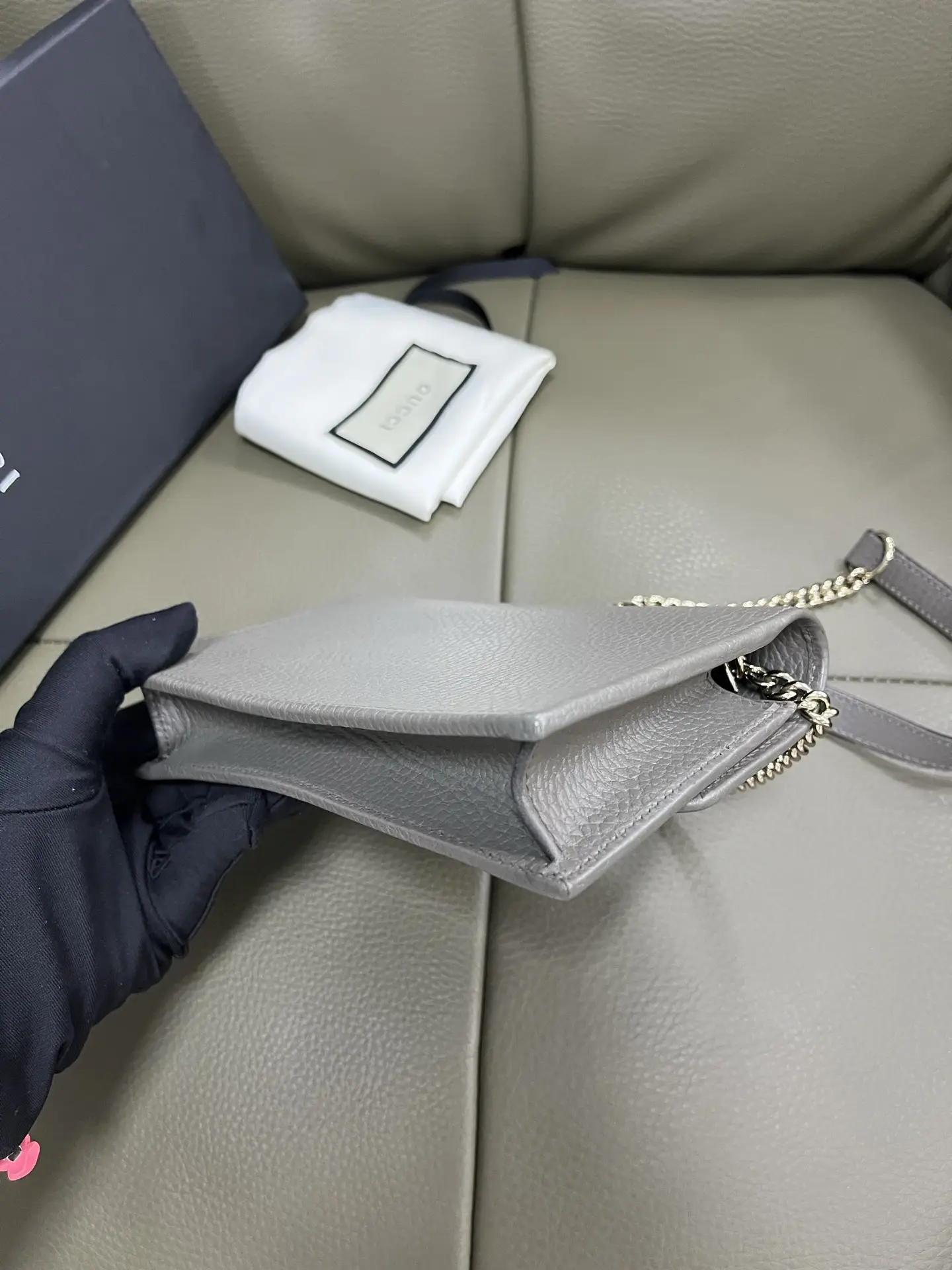 Gucci Interlocking Wallet On Chain in Gray Gucci Interlocking Wallet On Chain in Gray