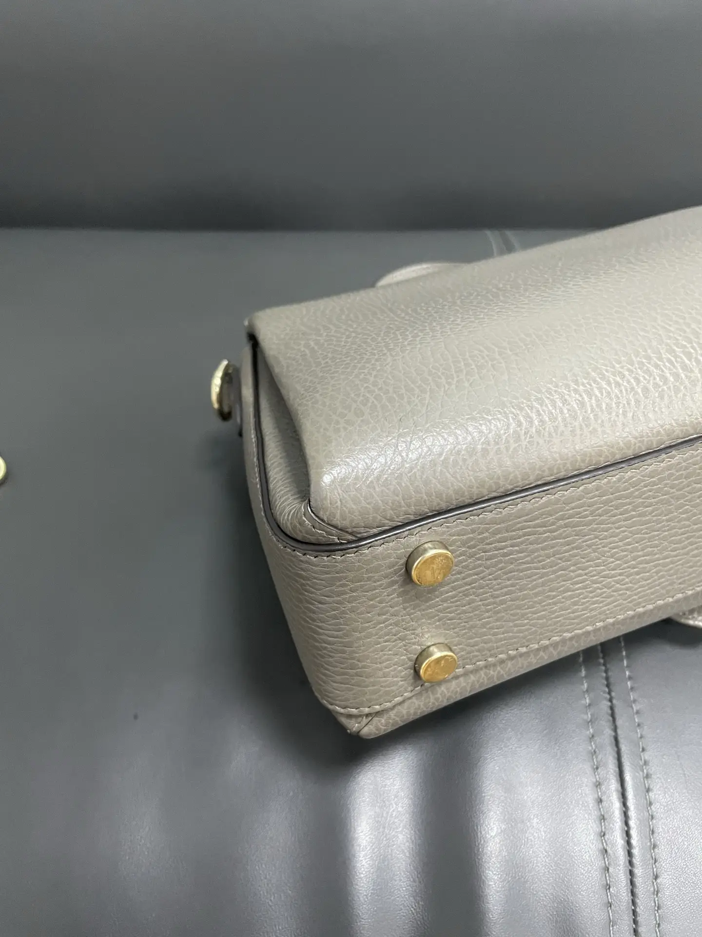 GUCCI Interlock G Tote Top Handle Gray Bag GUCCI Interlock G Tote Top Handle Gray Bag