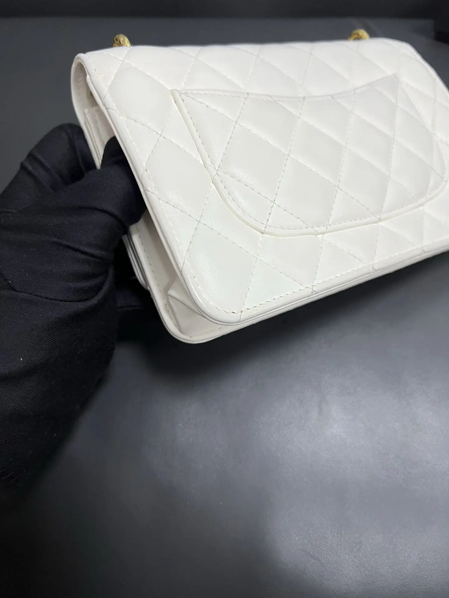 Chanel Matelasse Cocomark Crossbody White Shoulder Bag Chanel Matelasse Cocomark Crossbody White Shoulder Bag