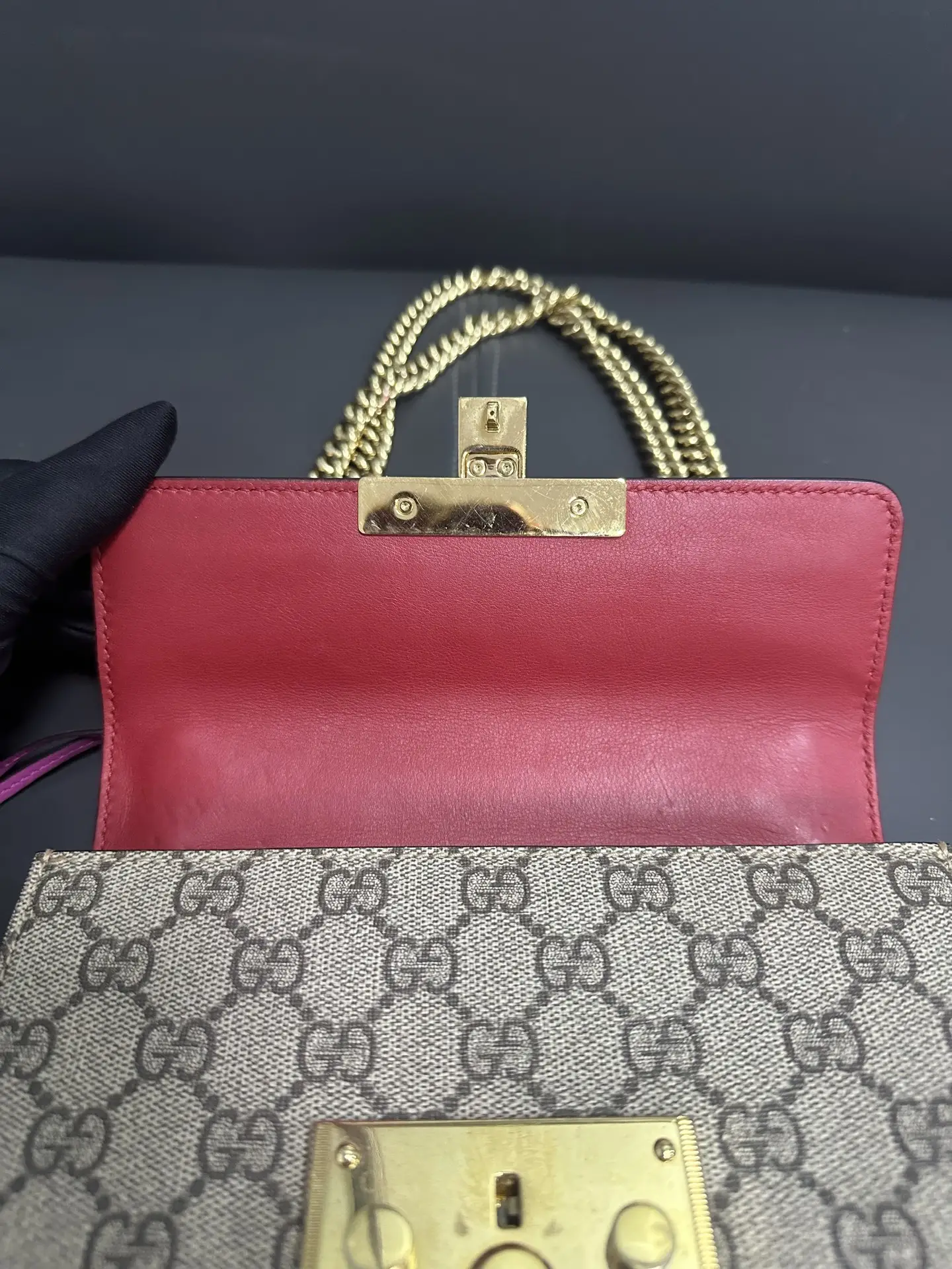 GUCCI Padlock GG Supreme Small Bag GUCCI Padlock GG Supreme Small Bag