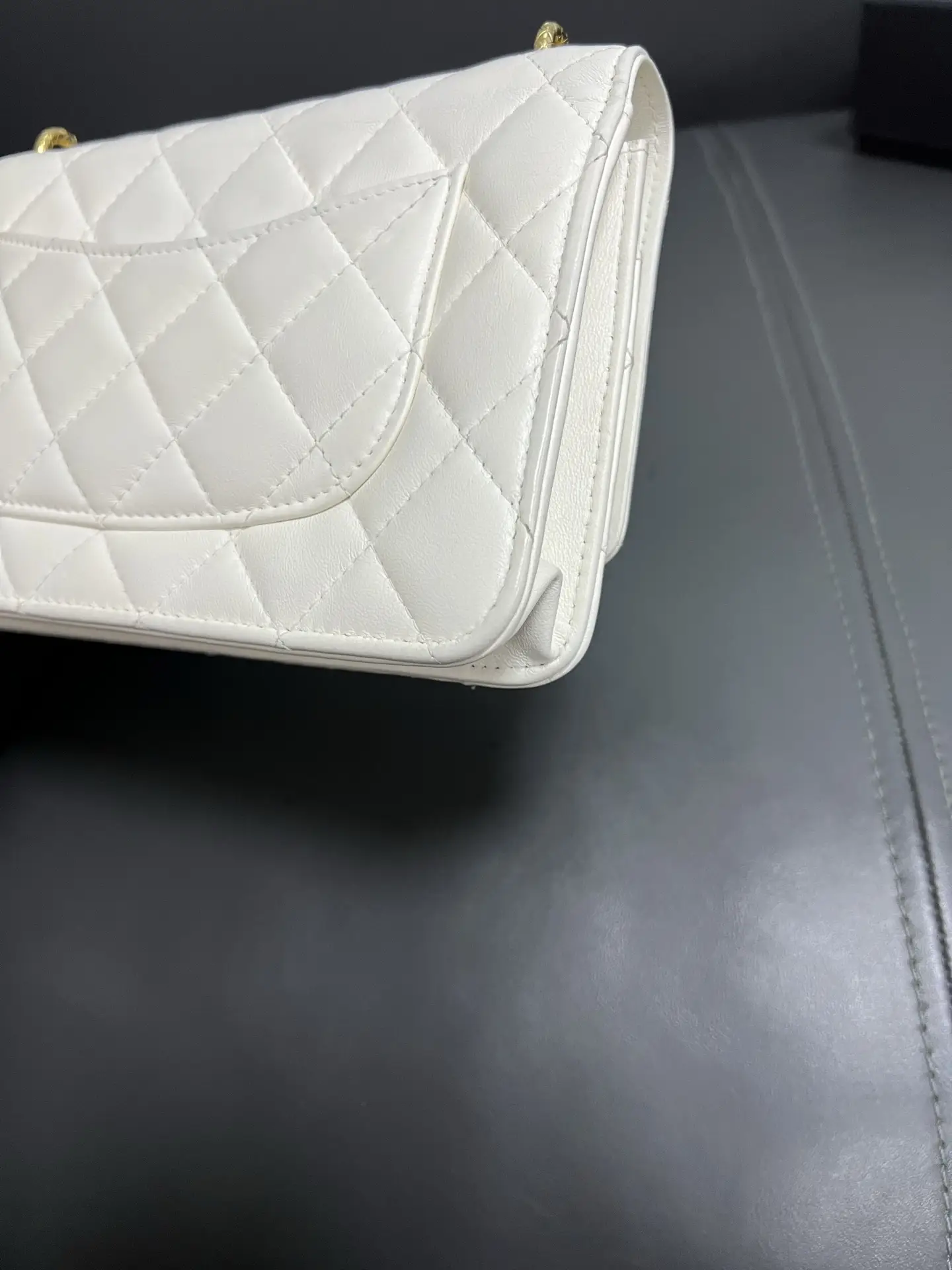 Chanel Matelasse Cocomark Crossbody White Shoulder Bag Chanel Matelasse Cocomark Crossbody White Shoulder Bag