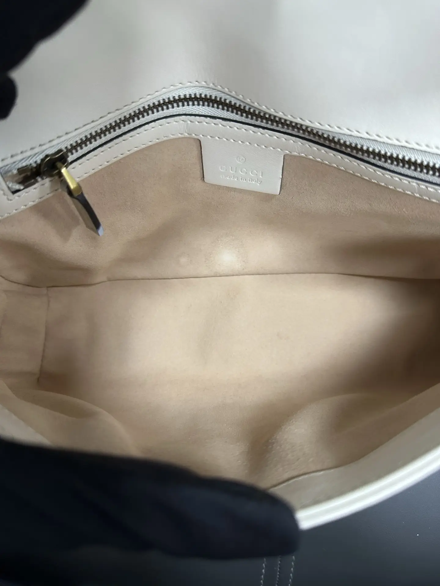 GUCCI GG Marmont Bag Medium White GUCCI GG Marmont Bag Medium White