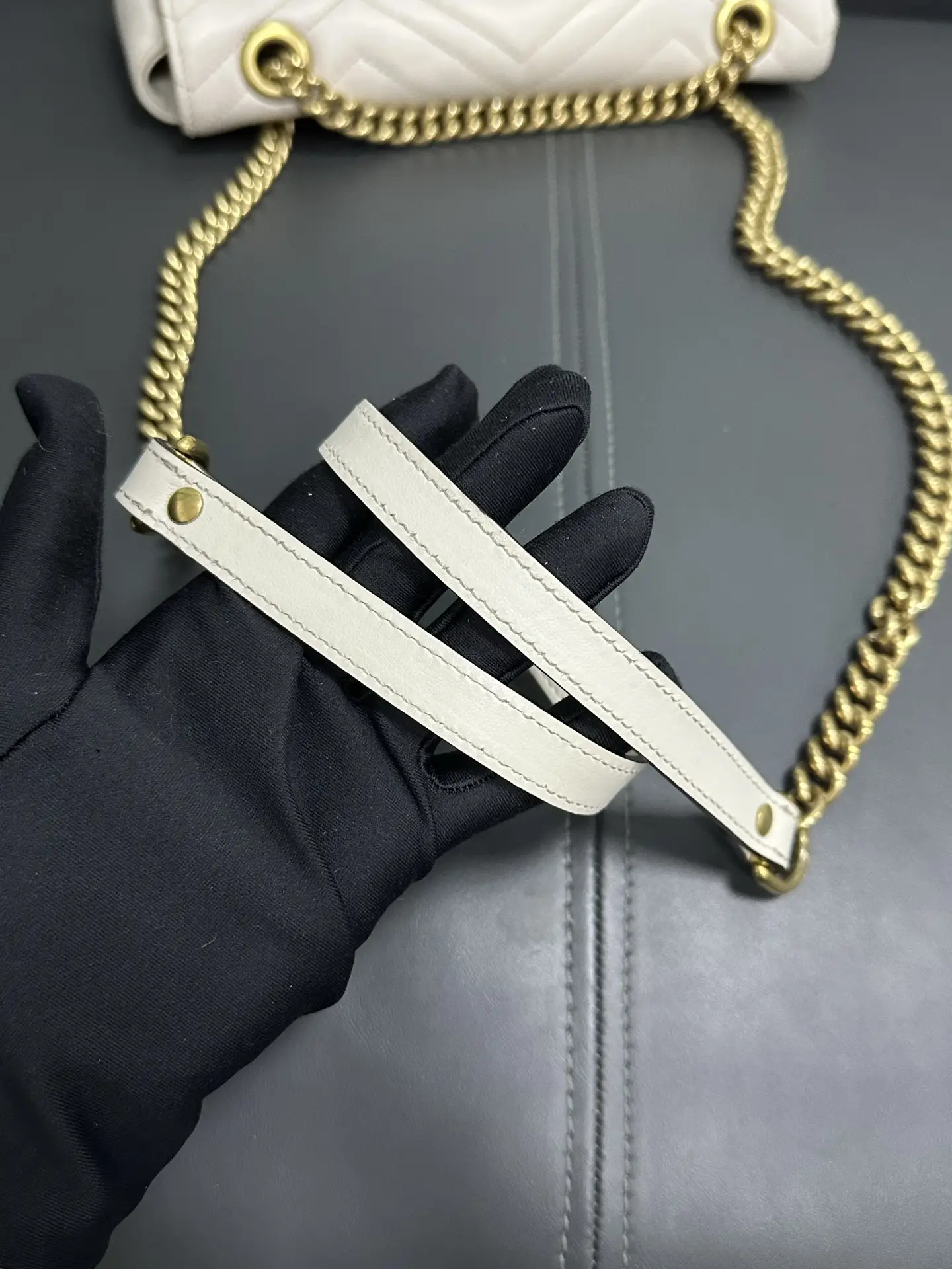 GUCCI GG Marmont Bag Medium White GUCCI GG Marmont Bag Medium White