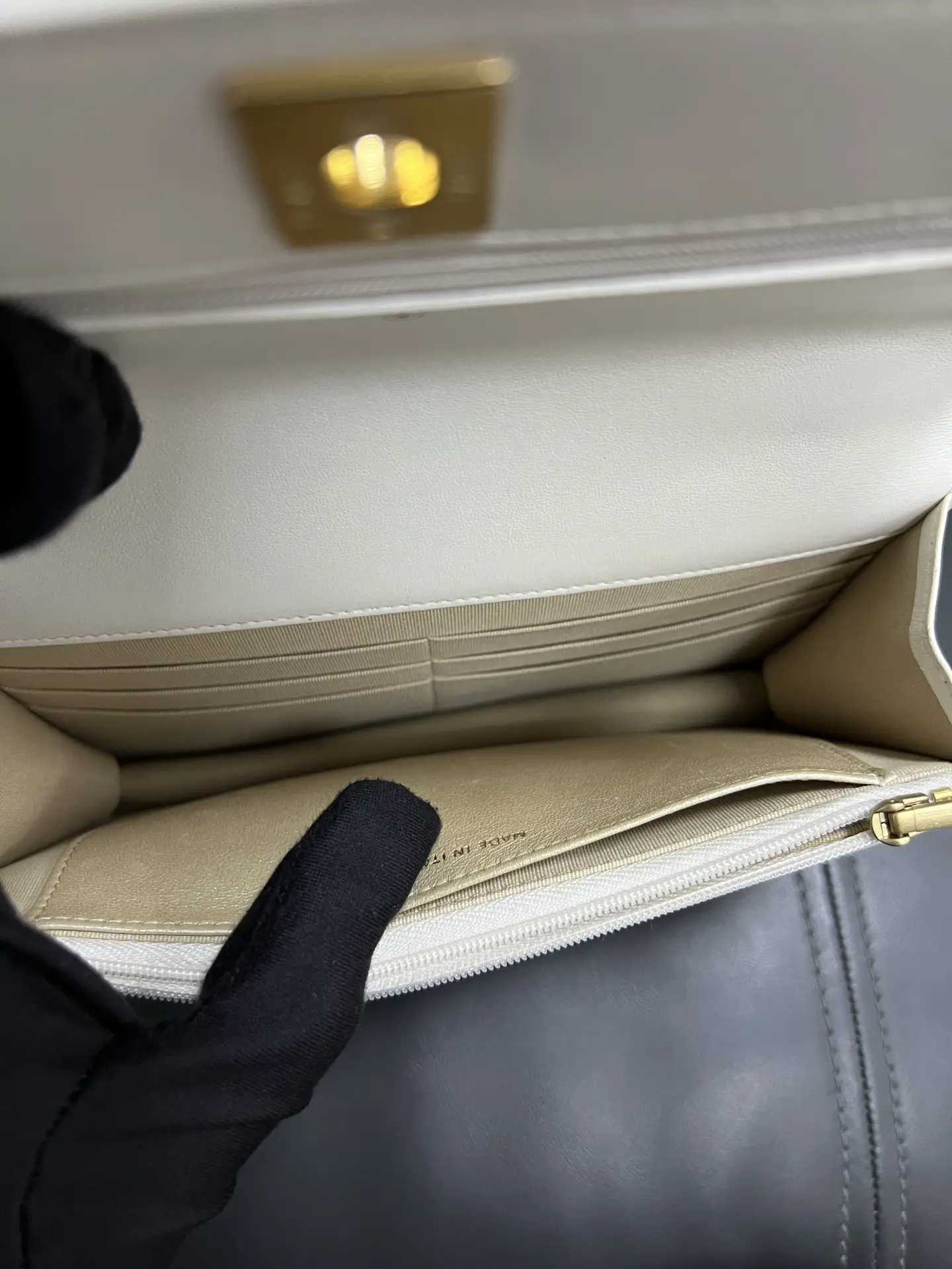 Chanel Matelasse Cocomark Crossbody White Shoulder Bag Chanel Matelasse Cocomark Crossbody White Shoulder Bag