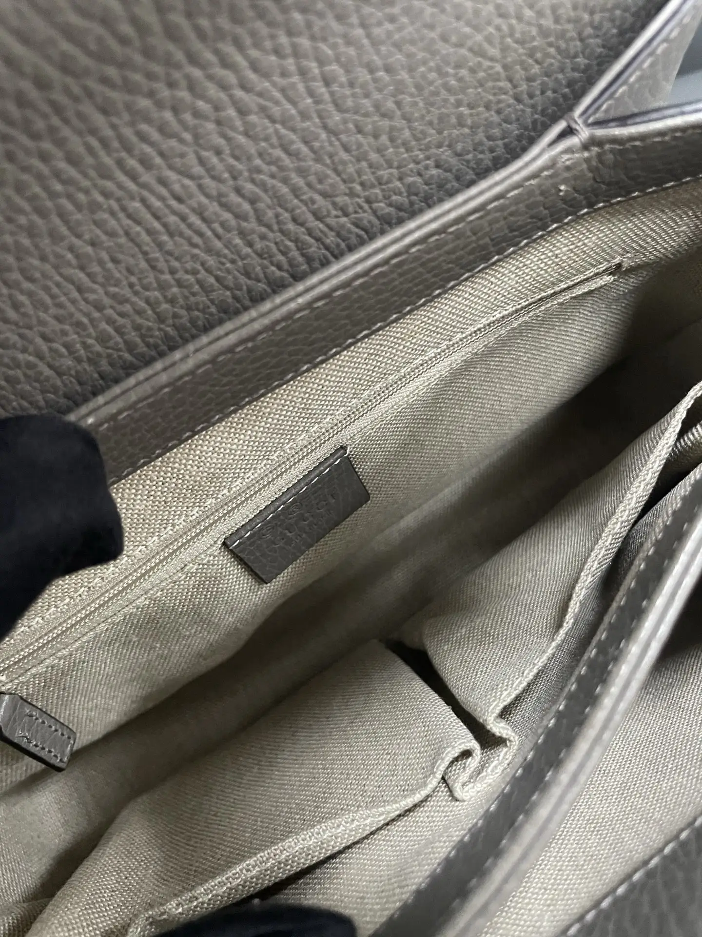 GUCCI Interlock G Tote Top Handle Gray Bag GUCCI Interlock G Tote Top Handle Gray Bag