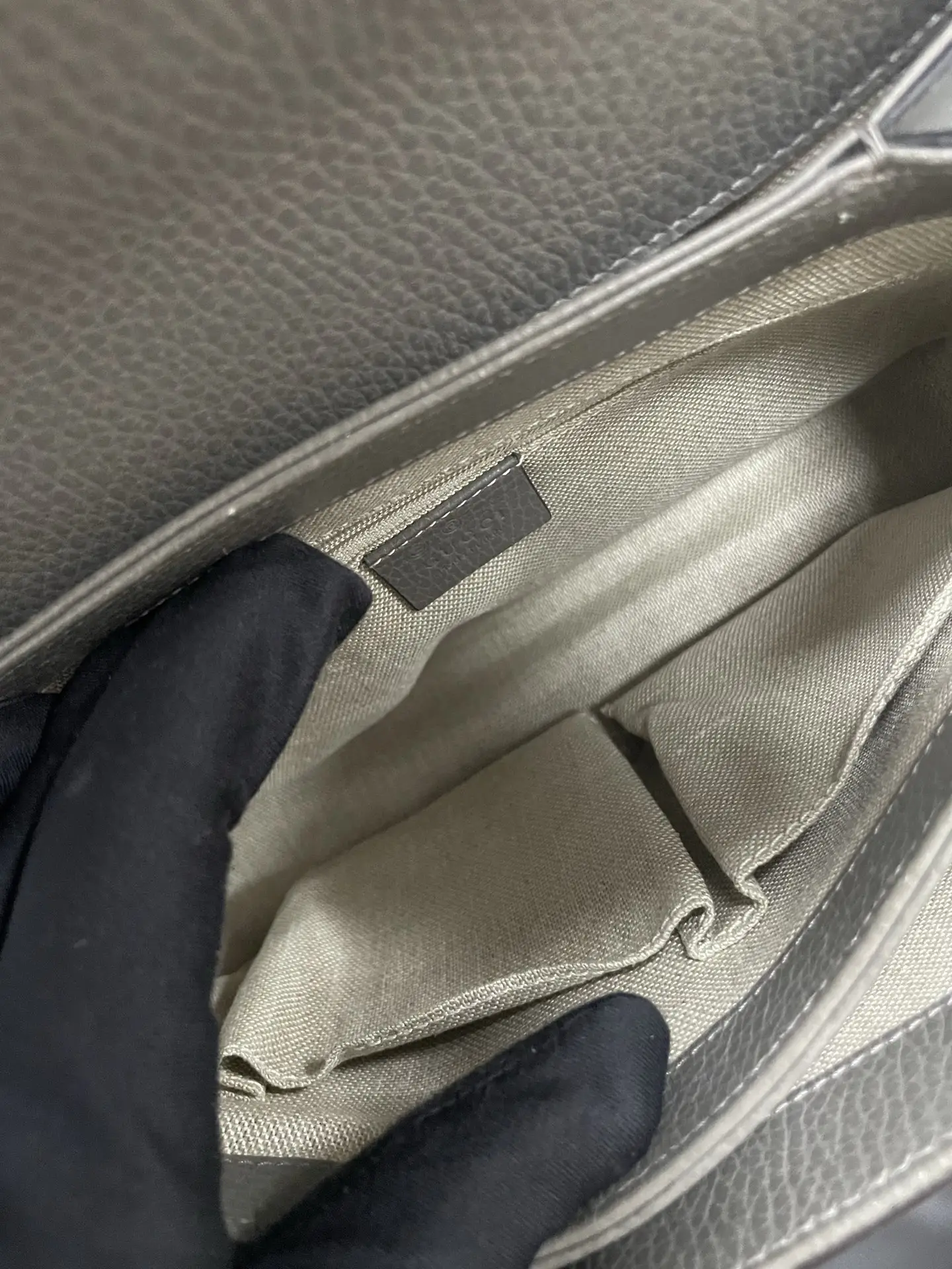 GUCCI Interlock G Tote Top Handle Gray Bag GUCCI Interlock G Tote Top Handle Gray Bag