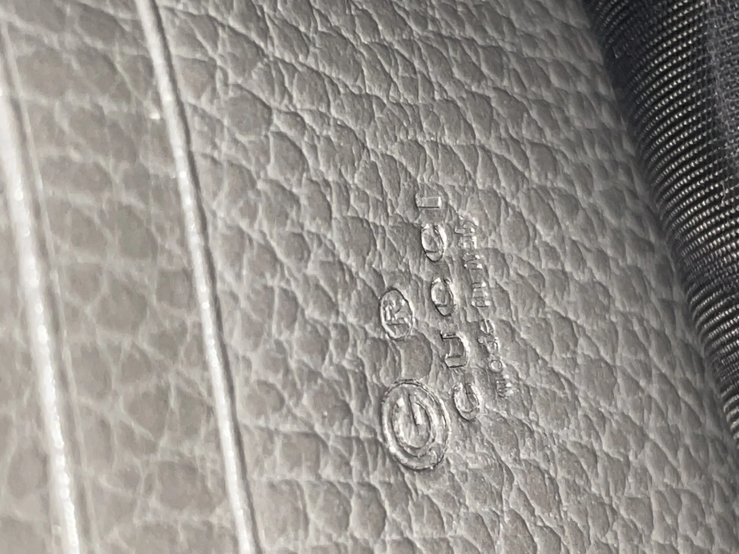 Gucci Interlocking Wallet On Chain in Gray Gucci Interlocking Wallet On Chain in Gray