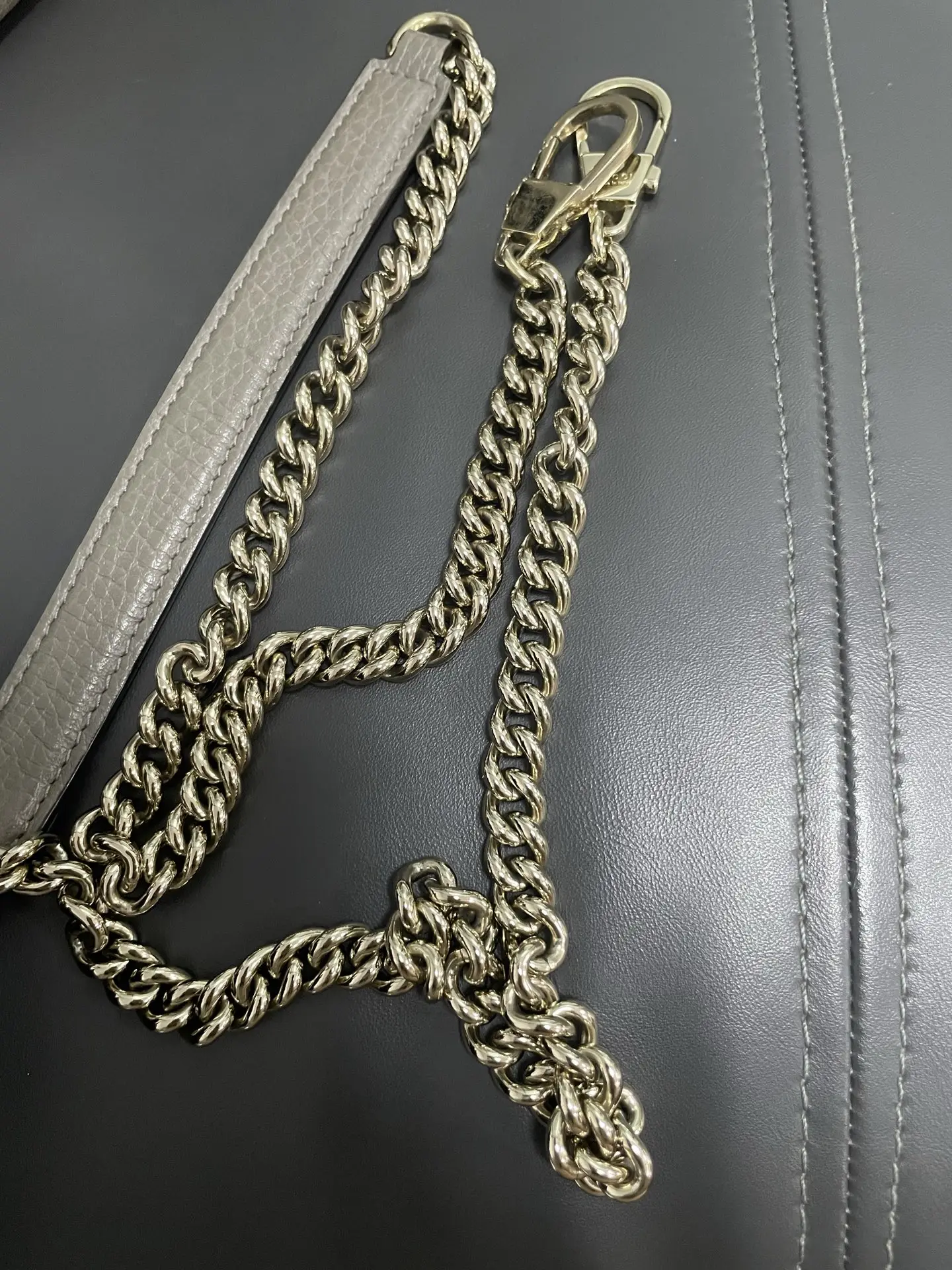 GUCCI Interlock G Tote Top Handle Gray Bag GUCCI Interlock G Tote Top Handle Gray Bag