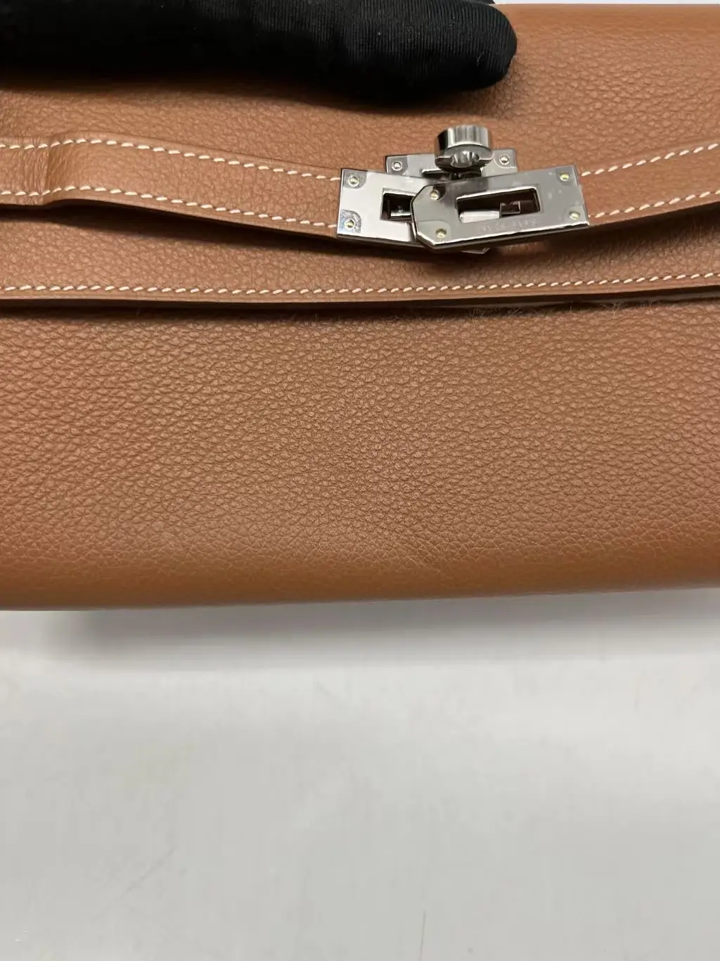 Hermès Kelly To Go Gold Epsom Gold Hardware Hermès Kelly To Go Gold Epsom Gold Hardware