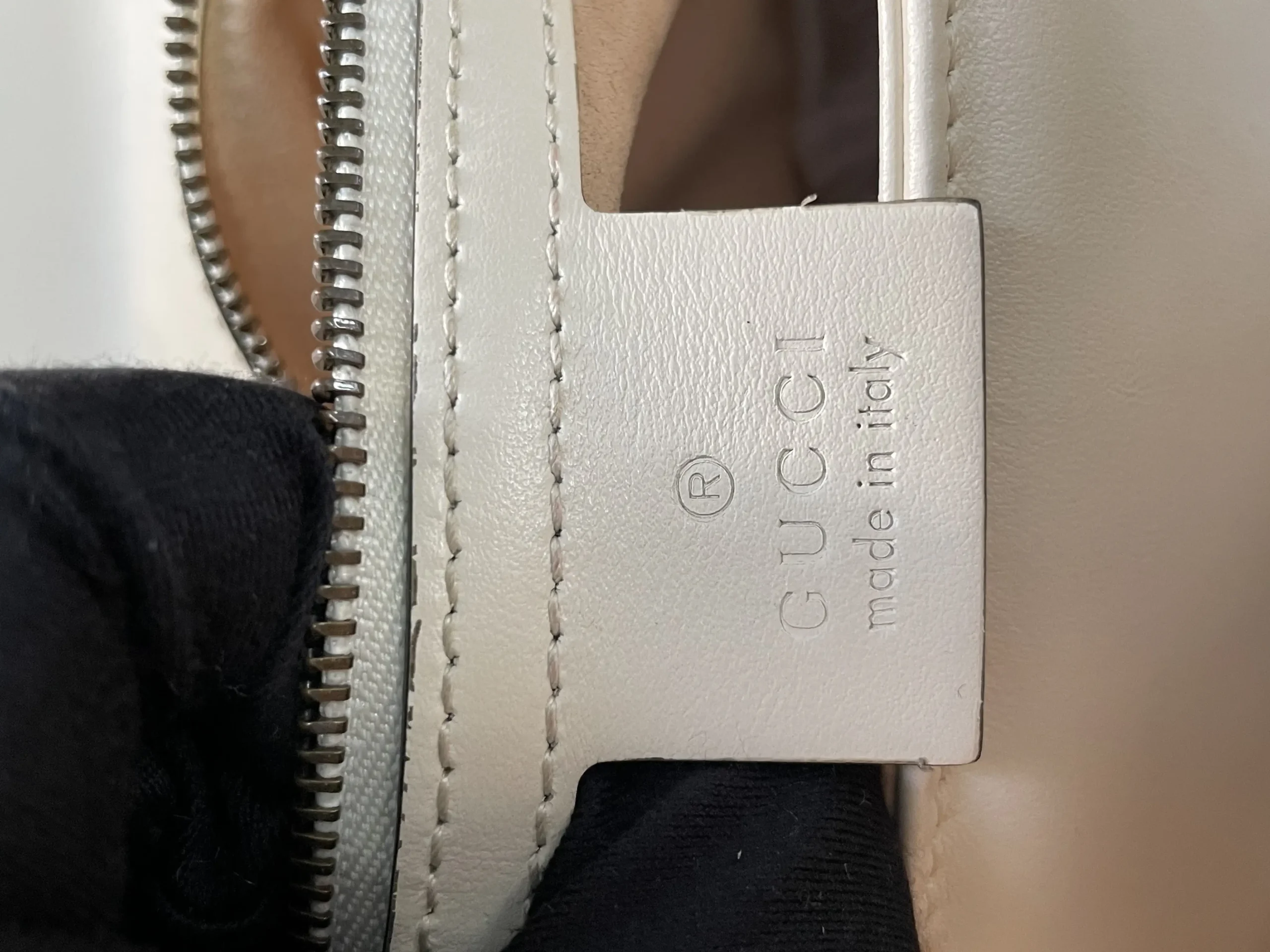 GUCCI GG Marmont Bag Medium White GUCCI GG Marmont Bag Medium White