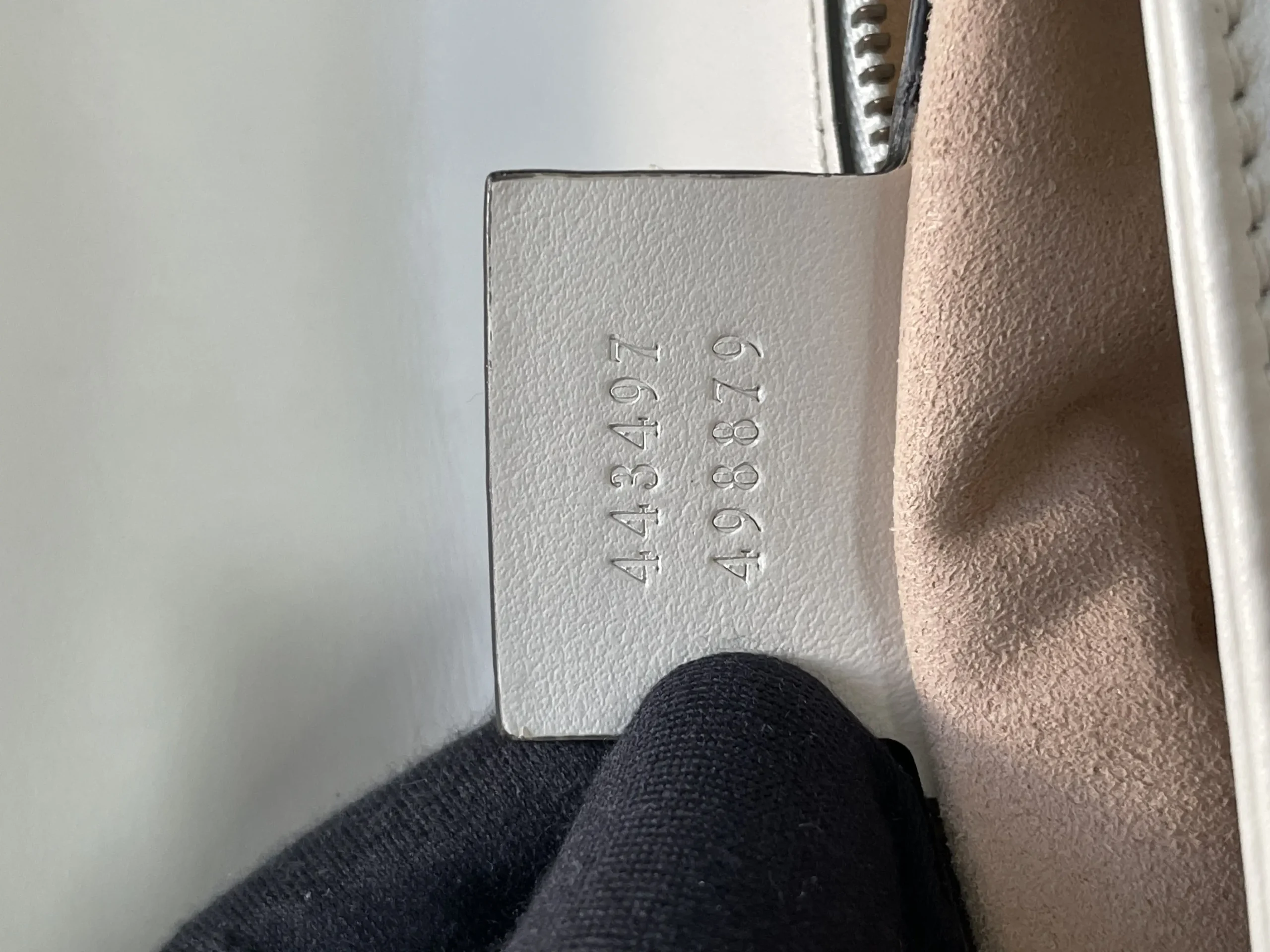 GUCCI GG Marmont Bag Medium White GUCCI GG Marmont Bag Medium White