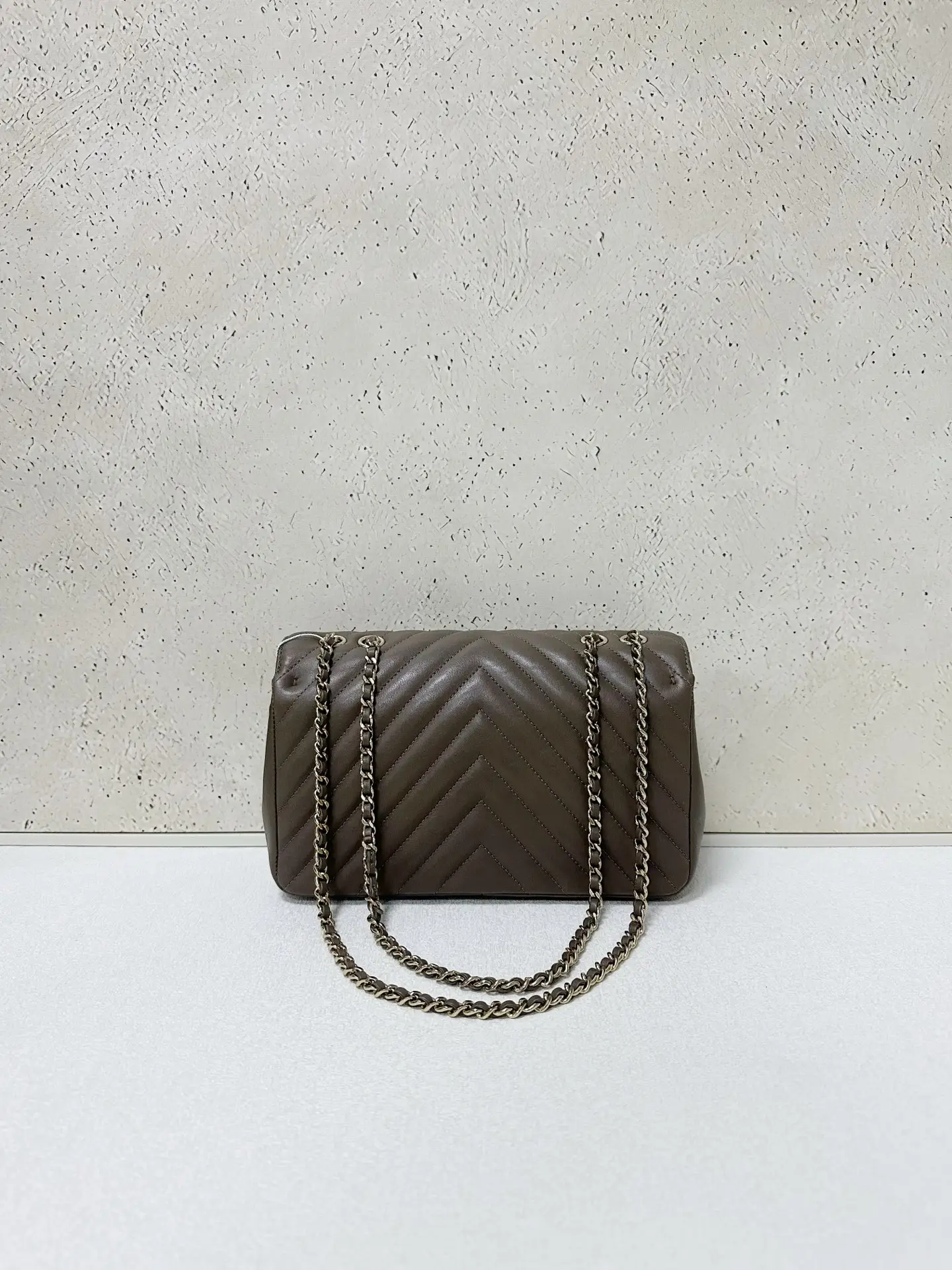 CHANEL Brown Chevron Leather Large Statement Flap Bag CHANEL Brown Chevron Leather Large Statement Flap Bag