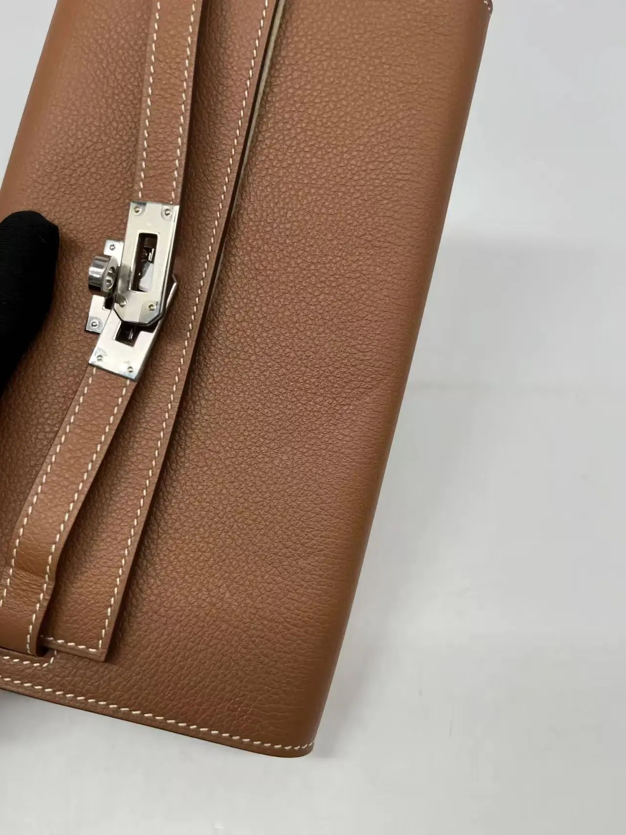 Hermès Kelly To Go Gold Epsom Gold Hardware Hermès Kelly To Go Gold Epsom Gold Hardware