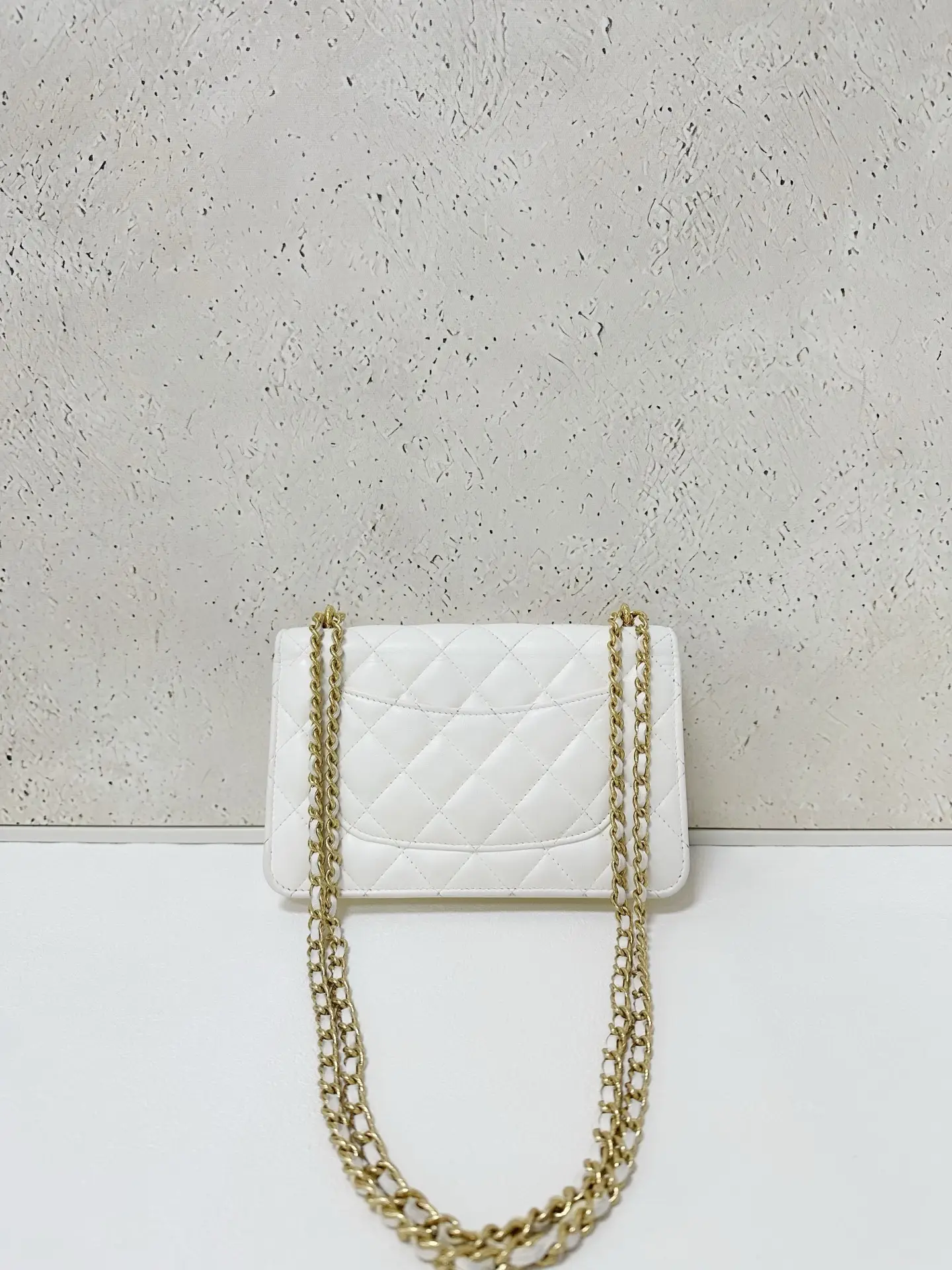 Chanel Matelasse Cocomark Crossbody White Shoulder Bag Chanel Matelasse Cocomark Crossbody White Shoulder Bag