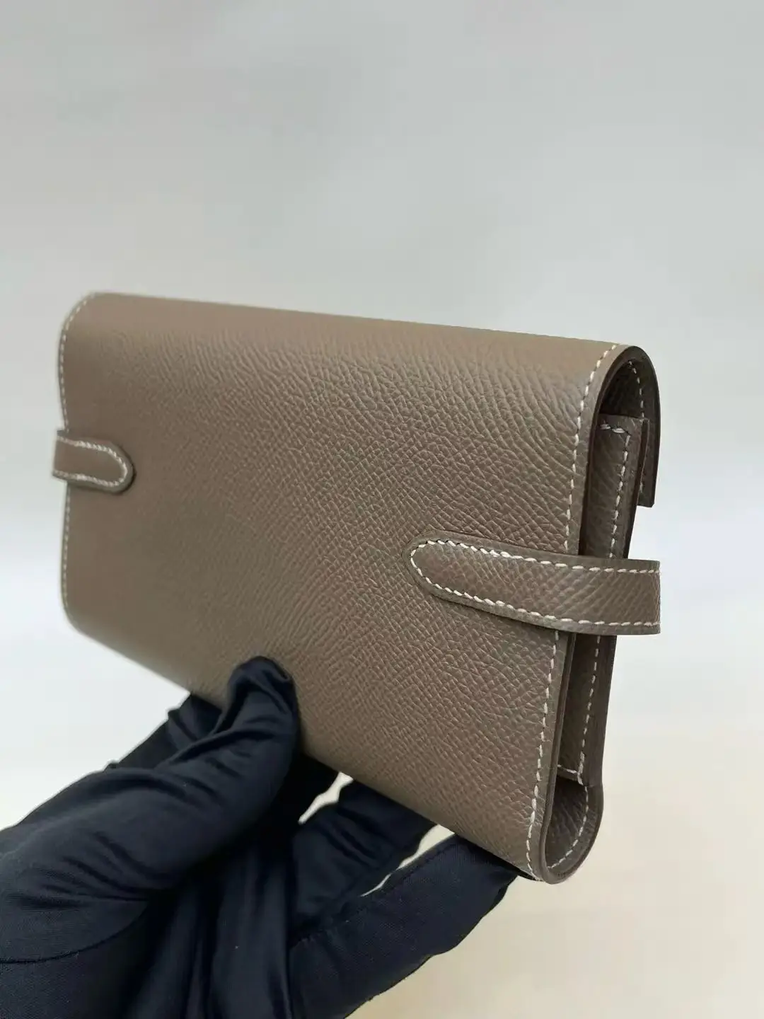 Hermès Long Wallet Kelly in Etoupe Gray Hermès Long Wallet Kelly in Etoupe Gray