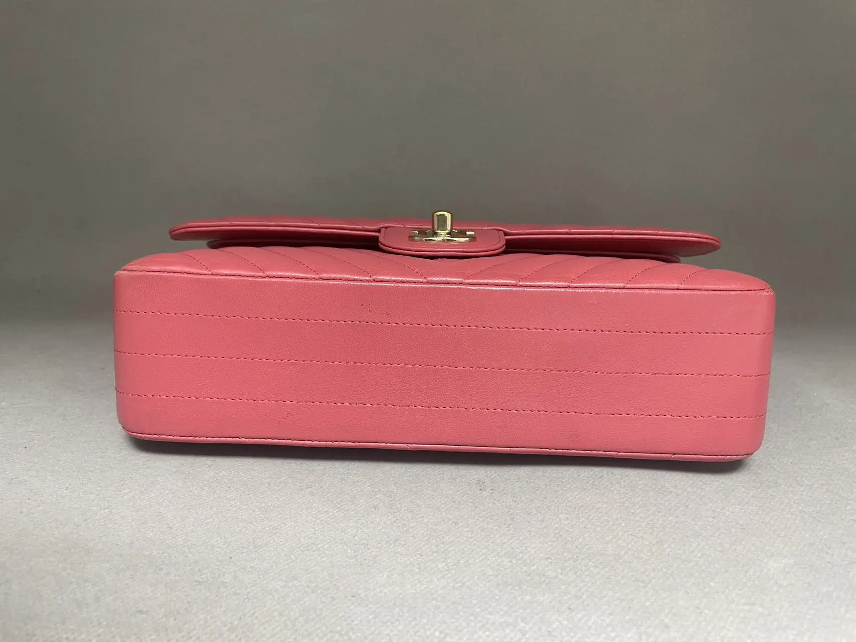 CHANEL Pink Medium Classic Chevron Lambskin Double Flap CHANEL Pink Medium Classic Chevron Lambskin Double Flap