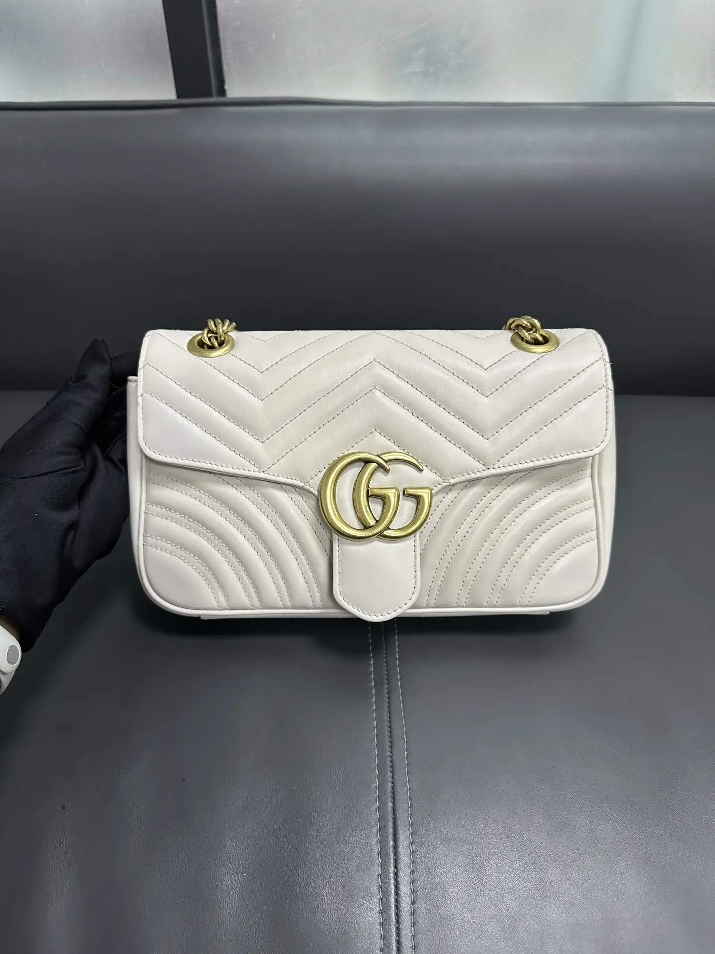 GUCCI GG Marmont Bag Medium White GUCCI GG Marmont Bag Medium White